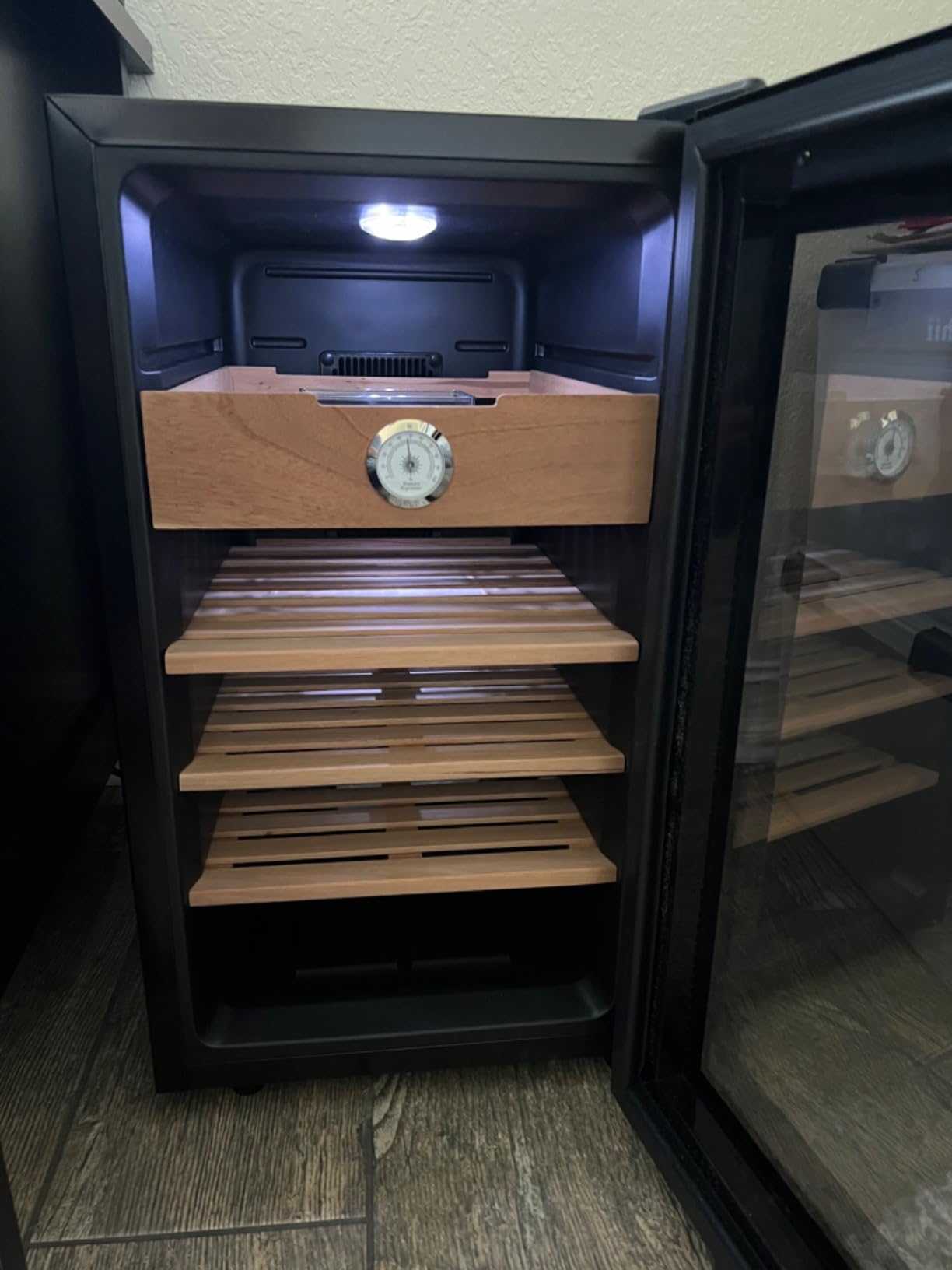 KingChii 48L Electric Cigar Humidors with Temperature Control System, Cigar Cabinet with Spanish Cedar Wood Shelves & Hygrometer, Gifts for Men (4 Layers 300 Capacity) customer photo 2