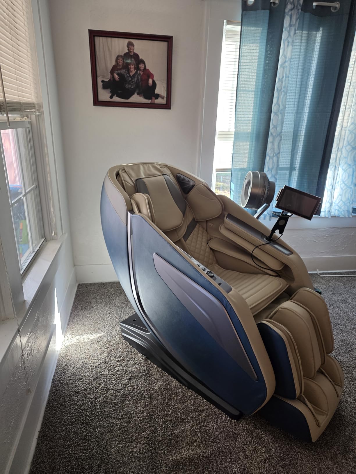 HealthRelife 4D Massage Chair Full Body Zero Gravity Recliner - 55 SL-Track,15 Auto Modes,11 Massage Technique,40 Airbags Massage,with Yoga Stretch,APP Control,Shiatsu Foot Massage(Black) customer photo 1