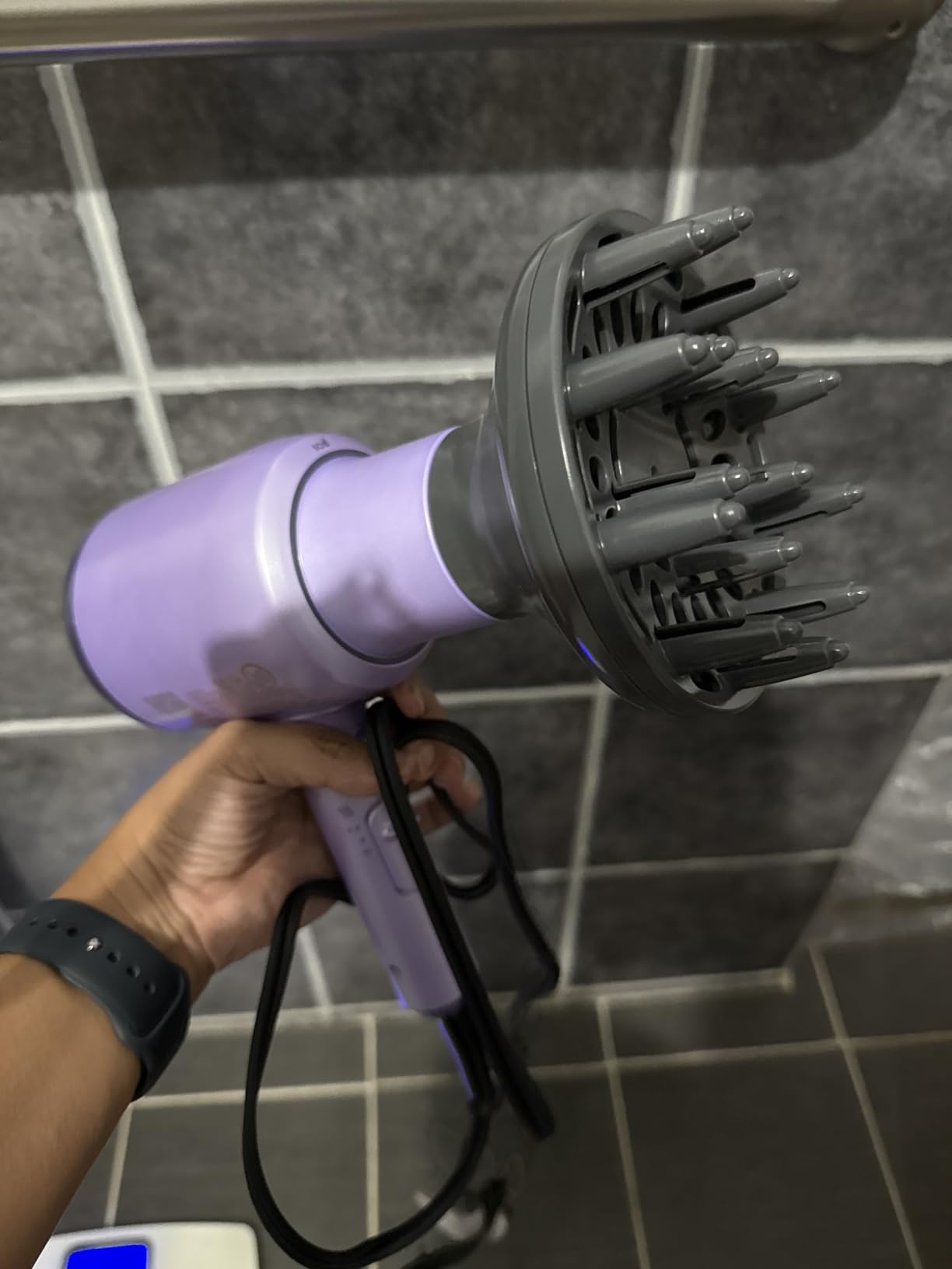 Wavytalk Hair Dryer with Diffuser, Blown Away Ionic Hair Dryer for Curly Hair with Comb, 1875W Fast Drying Blow Dryer with Ceramic Technology, 3 Attachments for All Hair Types, Light and Quiet, Black customer photo 2