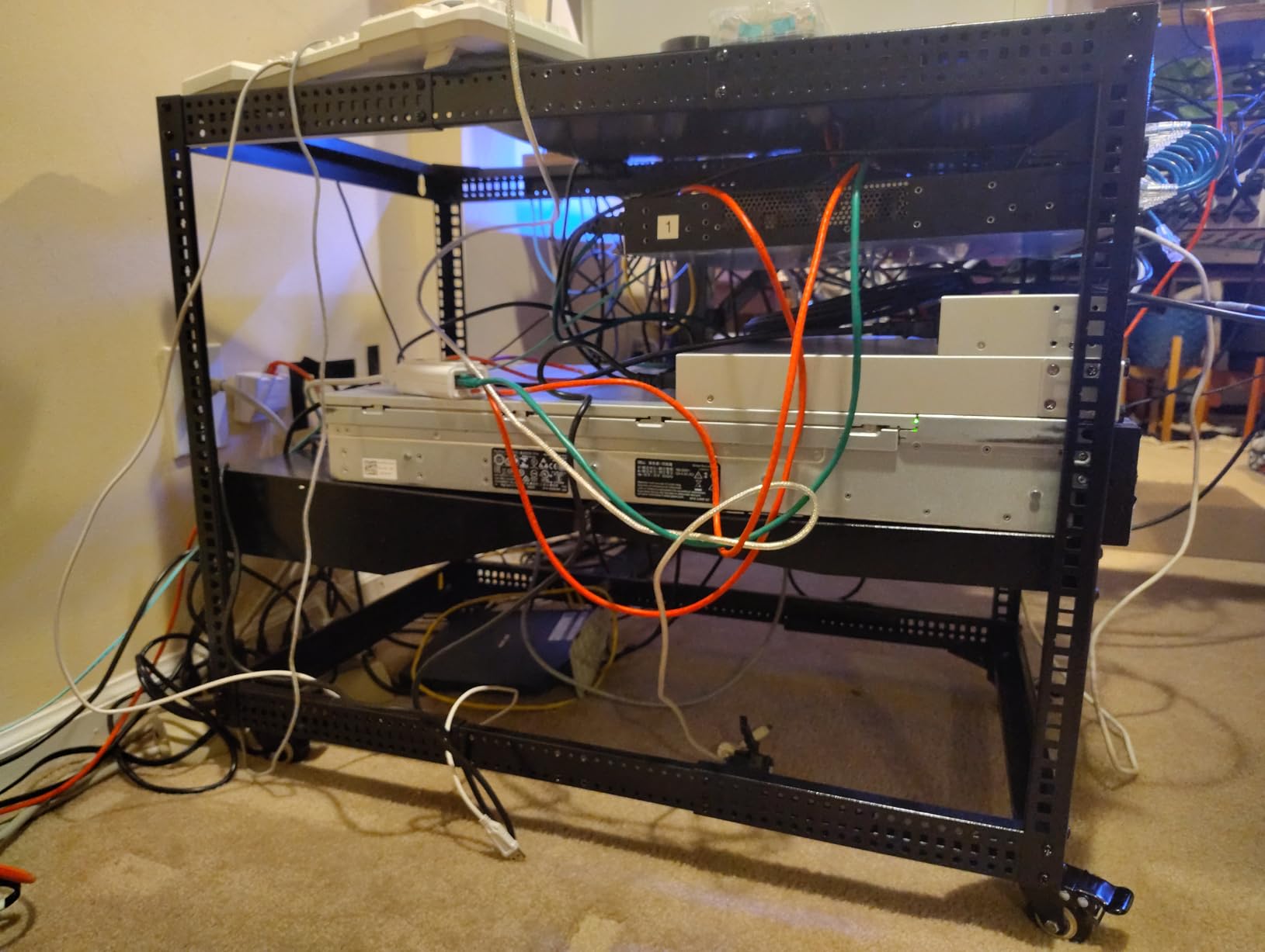 VEVOR 12U Open Frame Server Rack, 23-40 in Adjustable Depth, Free Standing or Wall Mount Network Server Rack, 4 Post AV Rack with Casters, Holds All Your Networking IT Equipment AV Gear Router Modem customer photo 2