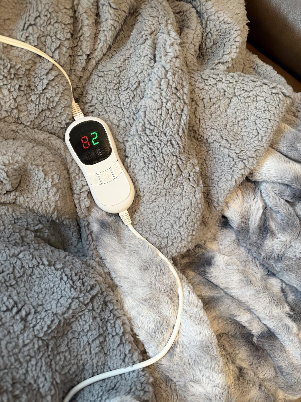 Homemate Heated Blanket Electric Heating Throw 50x60 Plush Faux Fur Sherpa | ETL Certified 2/4/6/8H Auto-Off 10 Heat Levels Overheat Protection Machine Washable,For Cold AC Office Room Cold Sleeper Gift customer photo 1