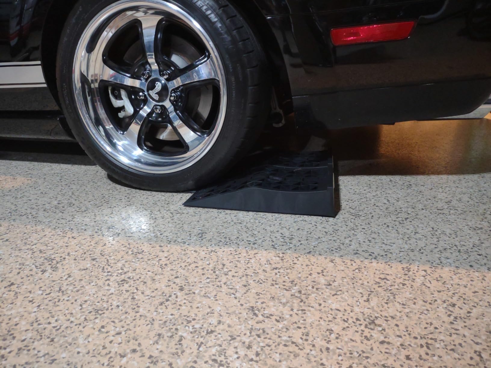 OULEME Low Profile Car Service Ramp - 4 Pack with Anti-Slip Pads for Lift Maintenance and Oil Changes, Low-Chassis Car Tire Ramps for Jack Support customer photo 2