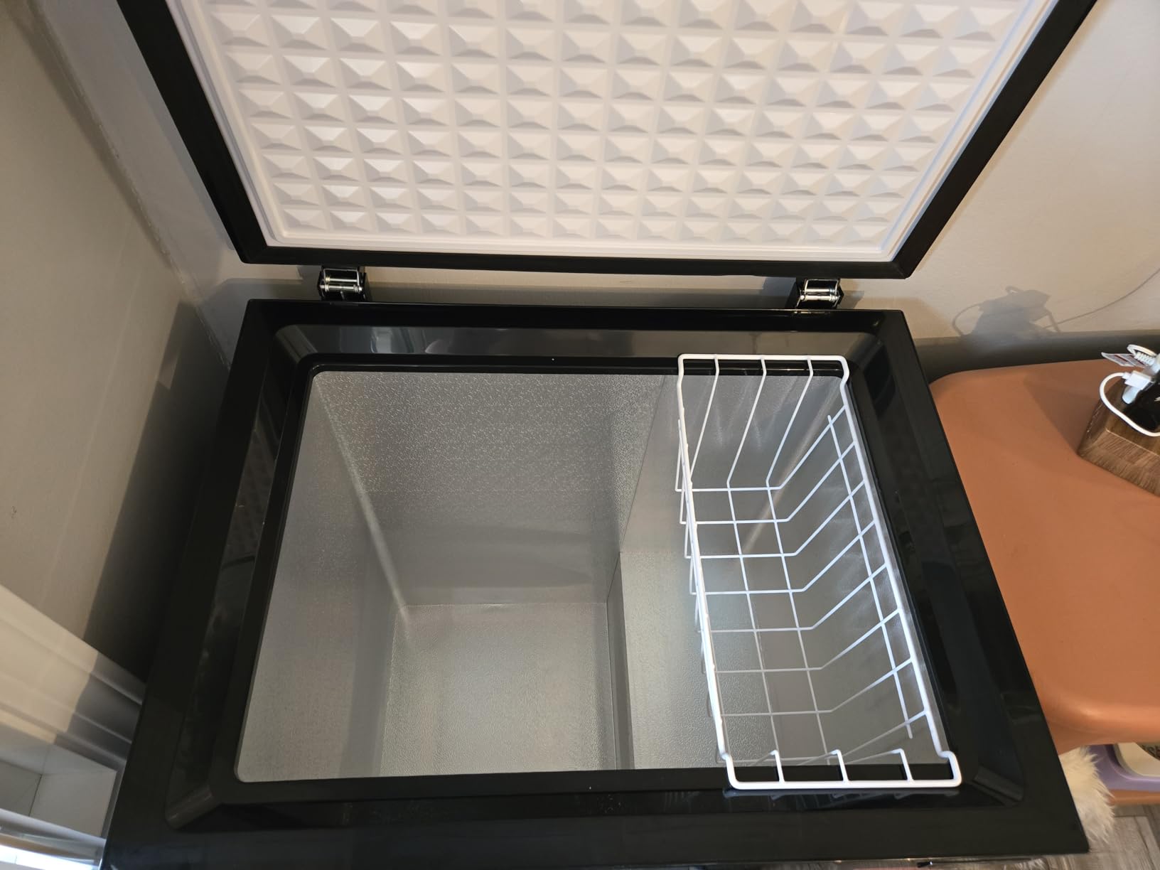 FRIGIDAIRE EFRF5003-BLACK Chest Deep Freezer-Garage-Ready, 5.0 Cu. Ft. Capacity, Black-Adjustable Thermostat-Removable Vinyl Coated Wire Basket-Easy Defrost Drain customer photo 1