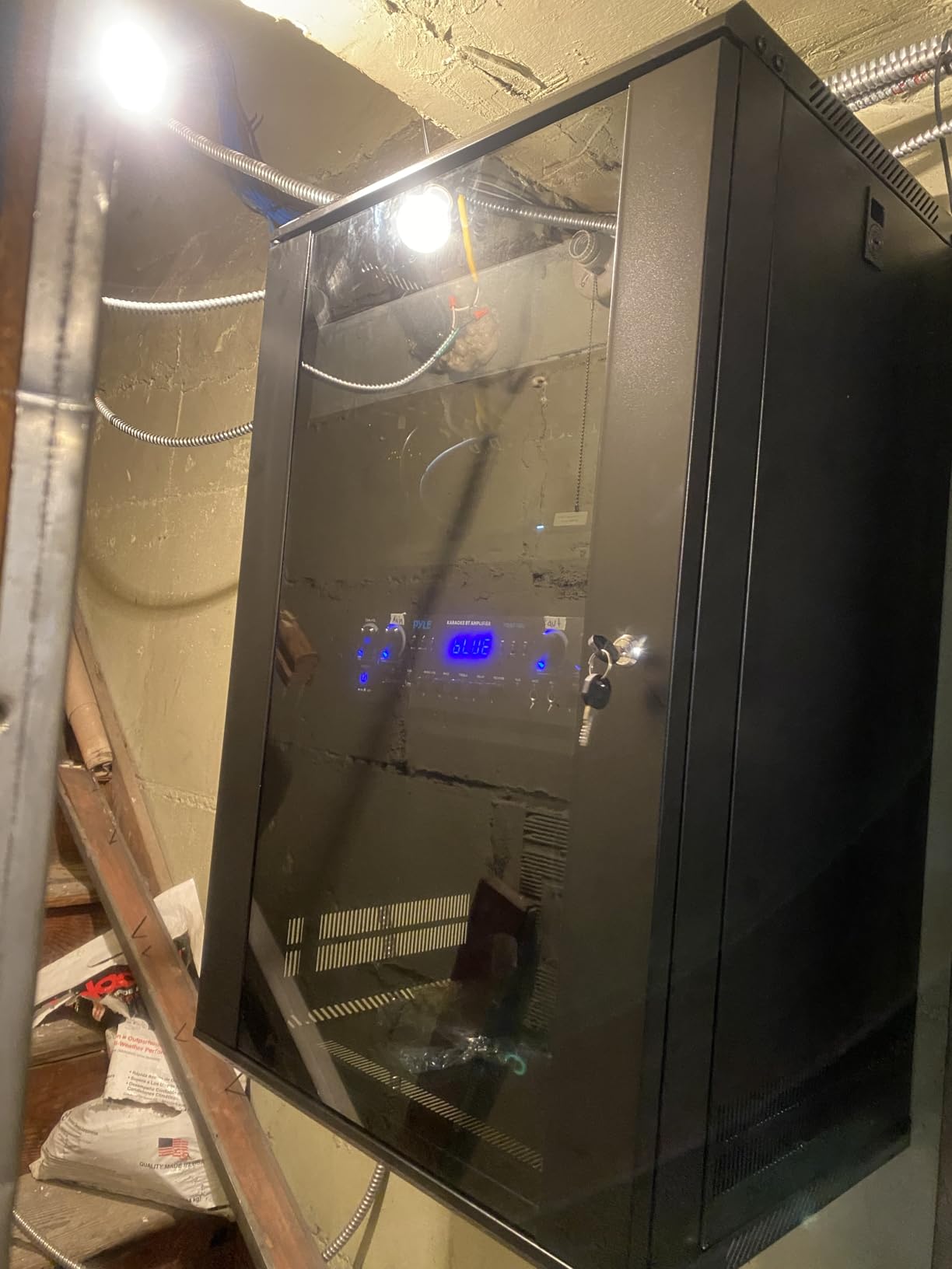 Tecmojo 18U Wall Mount Rack Network Cabinet for 19