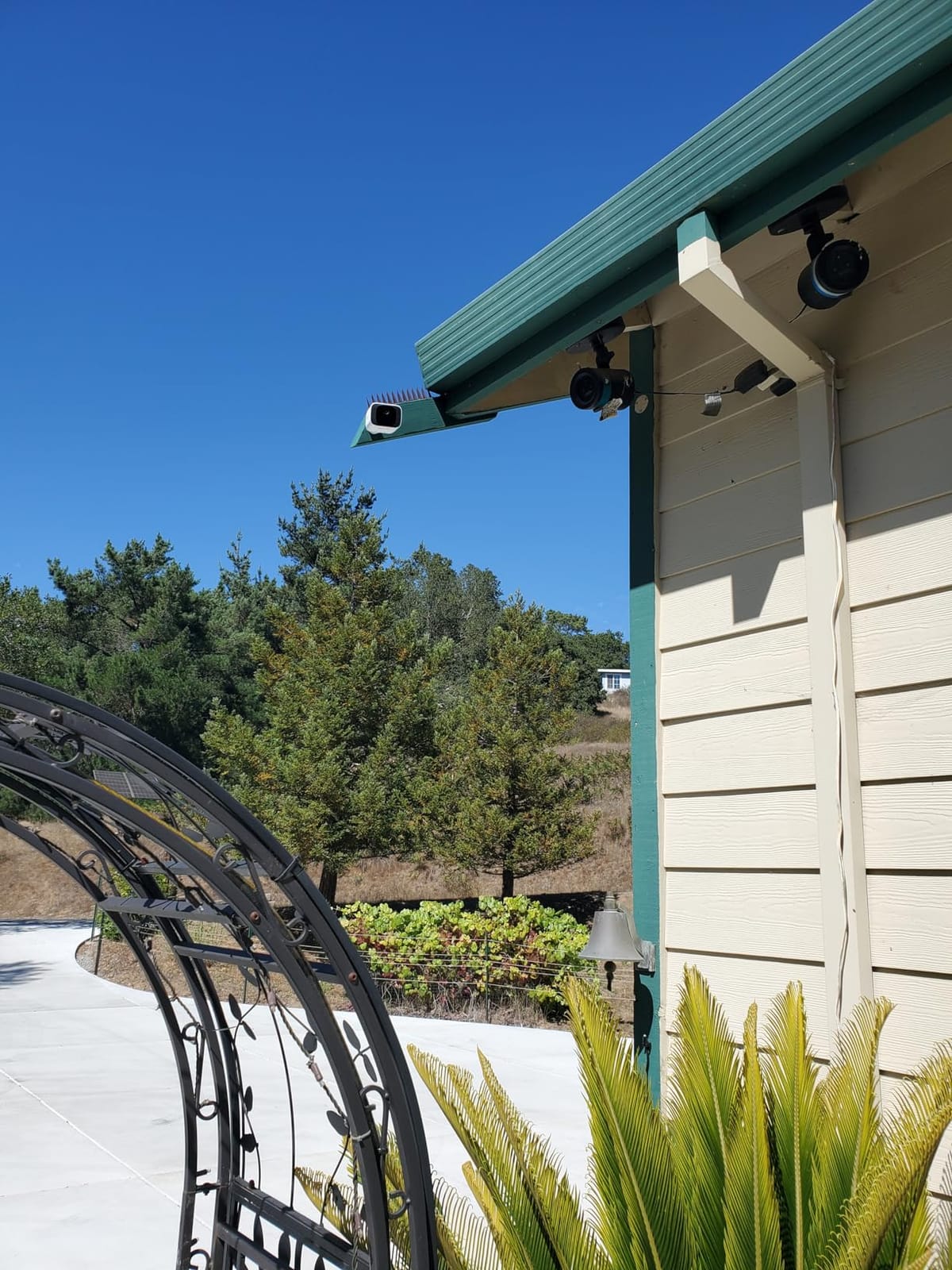 eufy Security SoloCam S340, 3K Dual-Lens Solar Security Camera | 360° Coverage, Pan & Tilt, No Blind Spots, AI Detection & Tracking, Color Night Vision, No Monthly Fee, Built-in 8GB customer photo 2