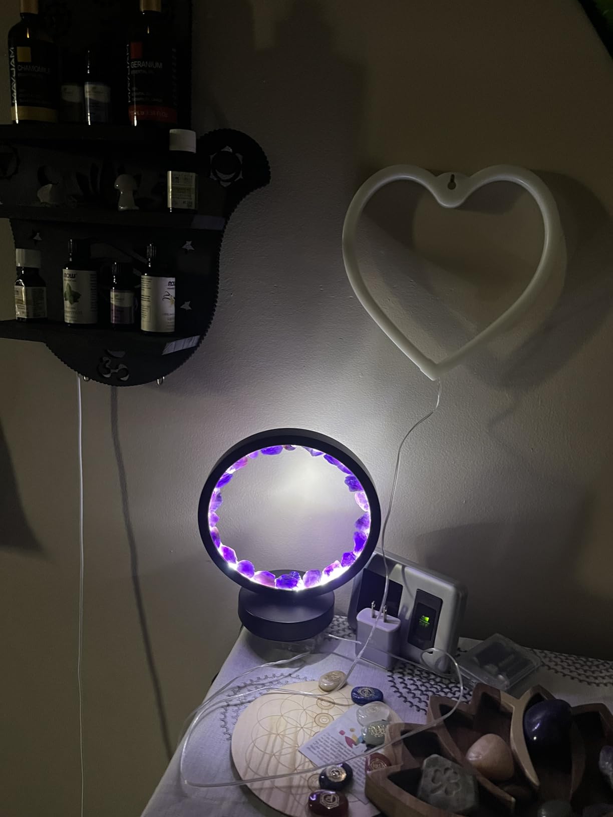 Runyangshi Amethyst Night Lamp 8.6 inch Natural Healing Crystal Bedside USB Port 3 Colours Dimming Mode Bedroom Suitable Light for Living Room Office Home Decor Ideal Gift customer photo 1
