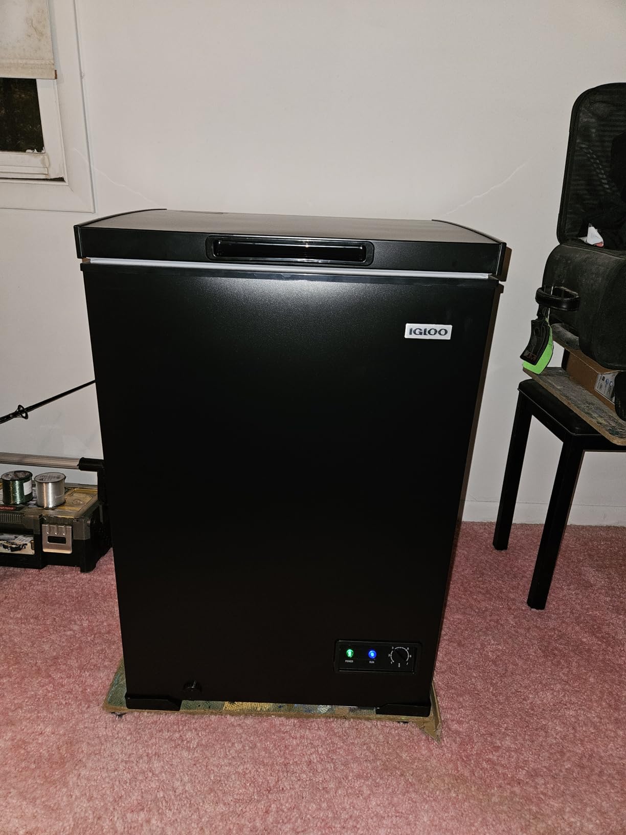 Igloo 5.0 Cu Ft. Upright Deep Freezer Chest- Deep Freezer with Quick Freezing System & Adjustable Thermostat- Low Noise Freezer with Removable Basket & LED Lights for Homes, Garages & Basements- Black customer photo 1