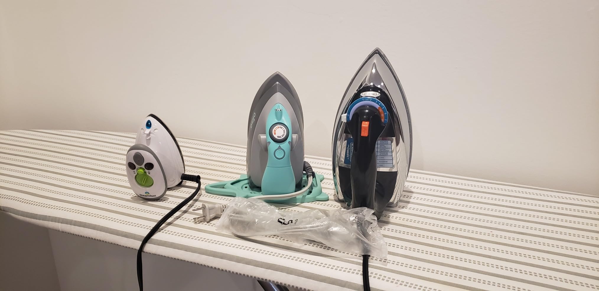oliso M3Pro Project Mini Steam Iron - Sewing, Quilting, Travel - Coral | 1000W Ceramic Soleplate, LED Light, Craft and Travel Steam Iron, Auto-Off, Dual Voltage 120V/220V, Portable, Compact customer photo 1