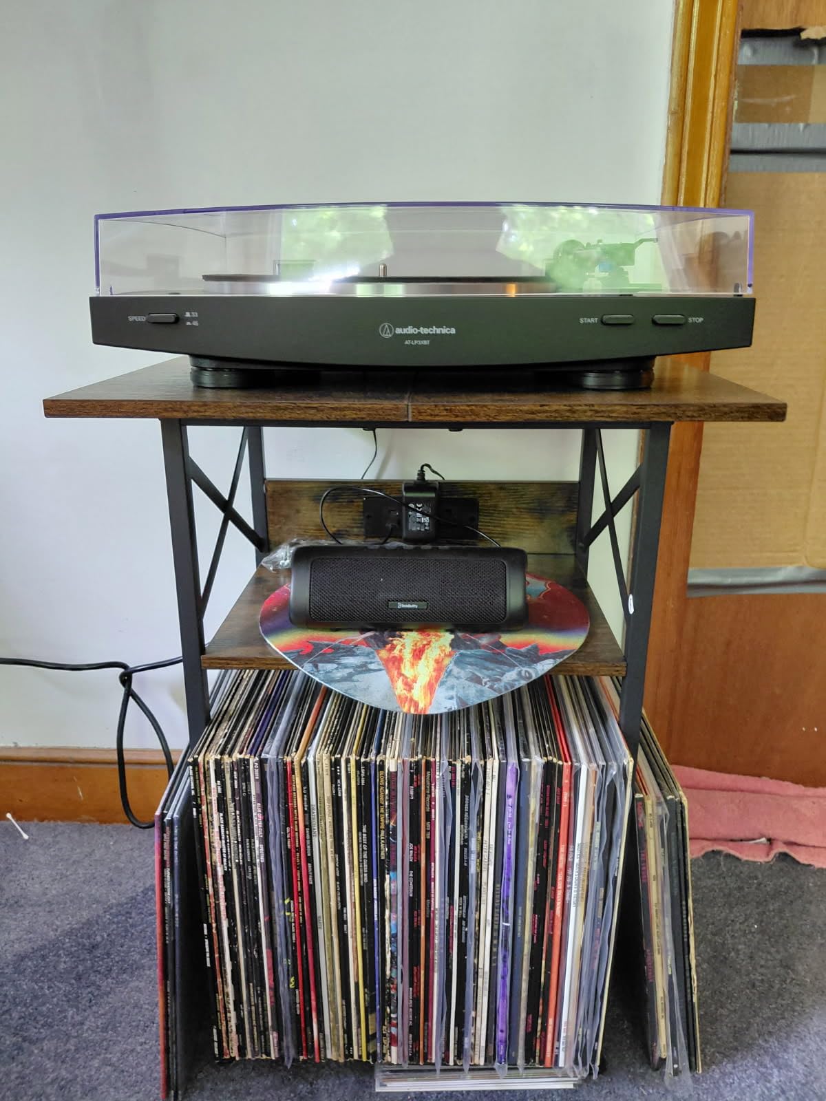 AMHANCIBLE Record Player Stand with Charging Station, Turntable Stand with Storage Cabinet, 3 Tier End Table Hold Up to 100 Albums, Record Table for Vinyl, Living Room, Rustic Brown, HETCD01BR-1 customer photo 2