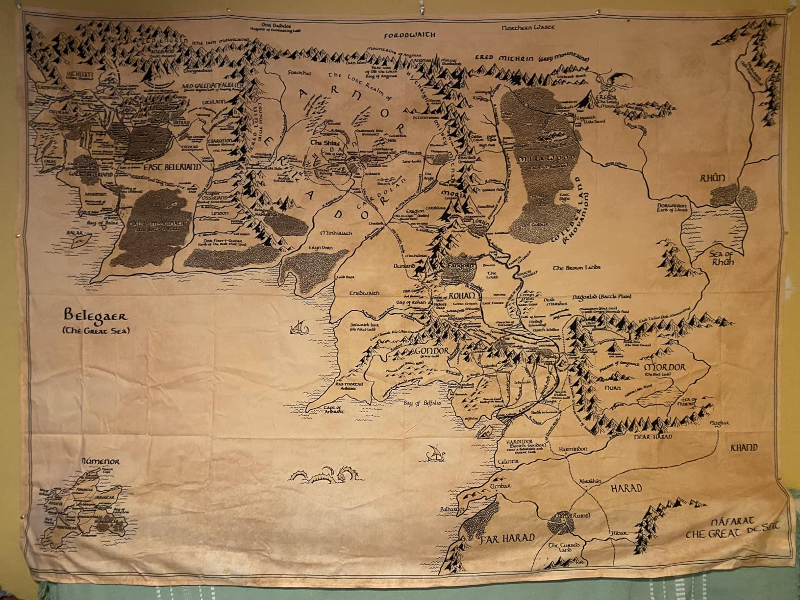 IMZEUSYEP Middle Retro Earth Map Tapestry Vintage Wall Hanging Wall Decor Decorative Wall Tapestries Durable Wall Art Decoration 3D Print Tapestry for Dorm Living Room Bedroom 50x60 Inch customer photo 2
