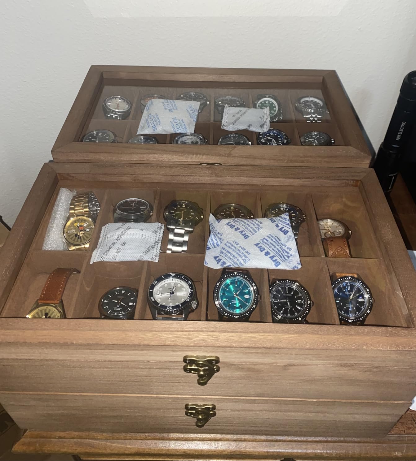 SONGMICS 12-Slot Wooden Watch Box, Display Case with Large Glass Lid | Watch Case for Jewelry, Removable Pillows, Velvet Lining, Gift Idea, Ink Black, ANICIA Collection UJOW120B01 customer photo 1