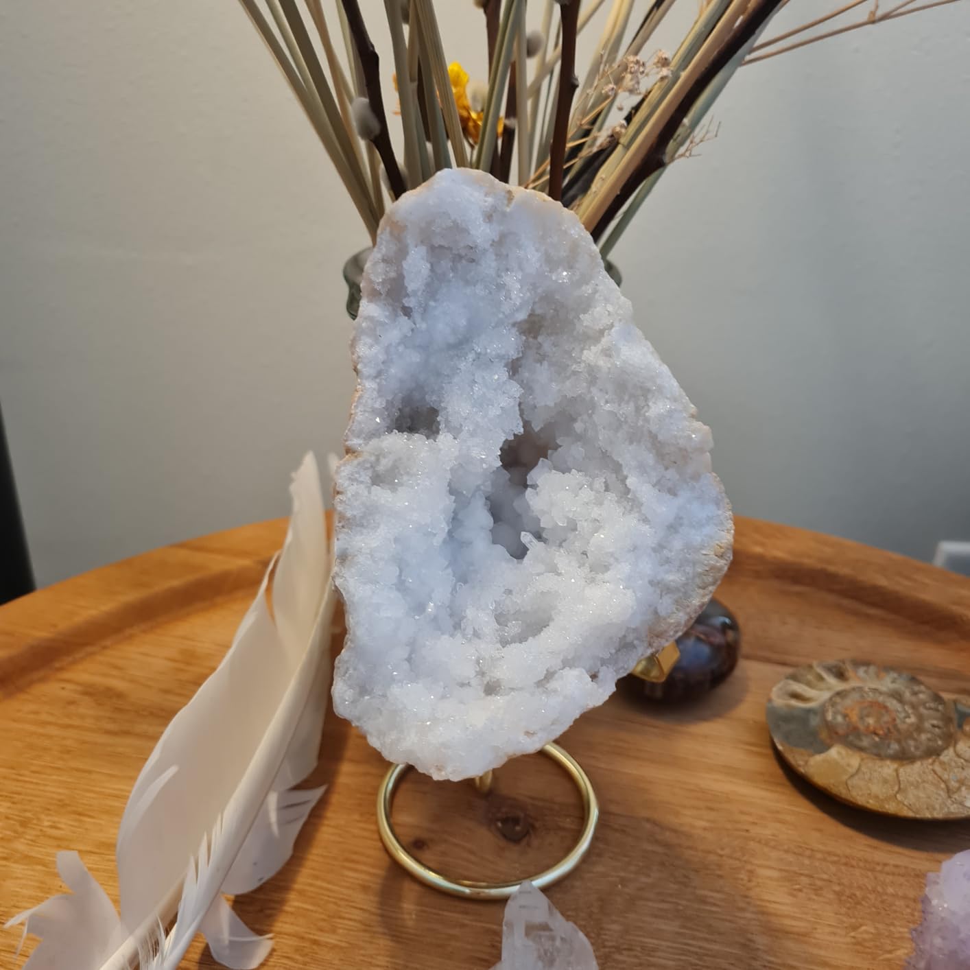 CNYANFEI Large Natural Moroccan Agate Geode Half Quartz 1.8-2.2 lb | With Display Stand, Healing Quartz Crystal for Meditation, Home Decor & Gifts customer photo 1
