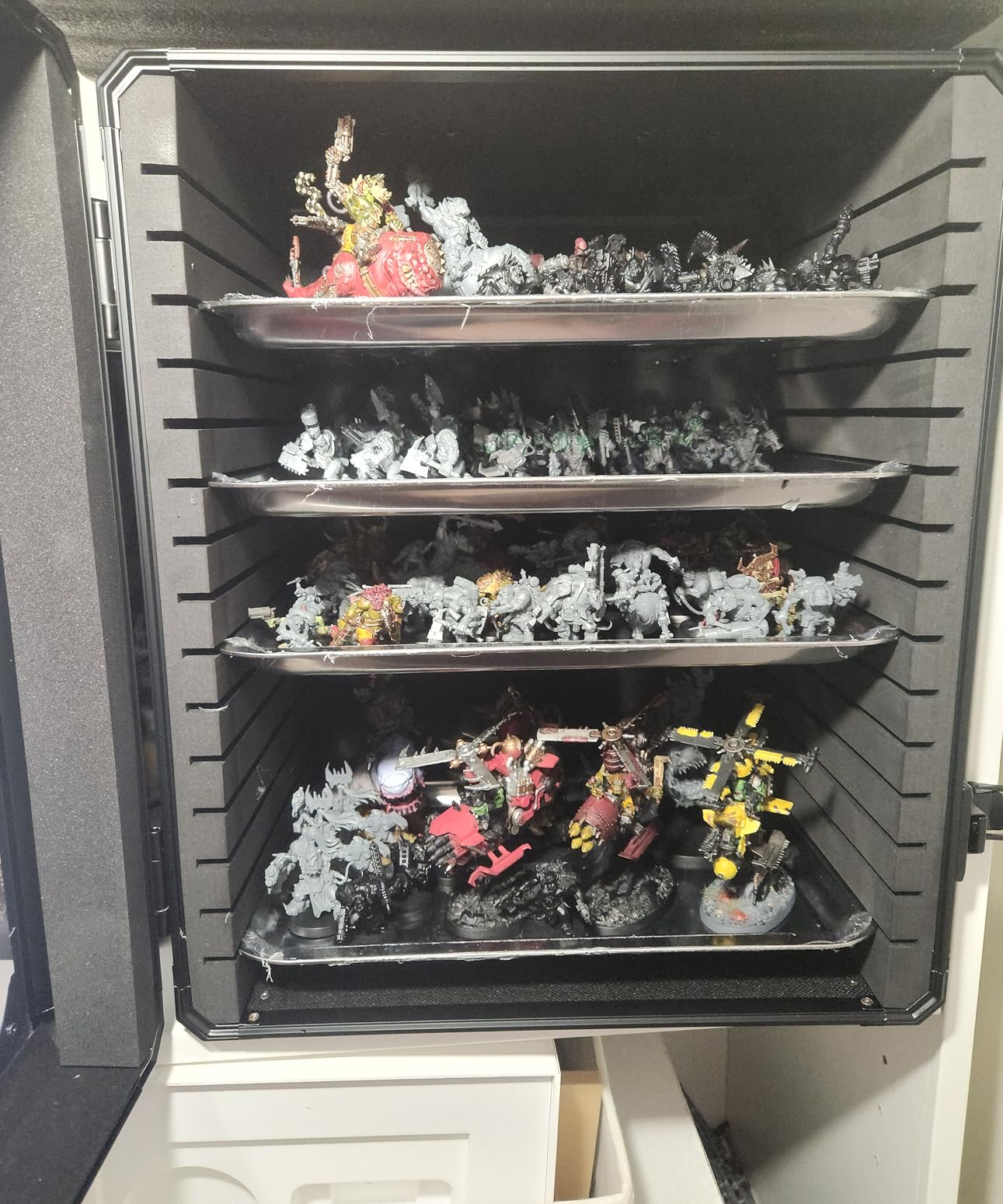 Miniatures Storage Case Miniatures Transport Case Aluminum Alloy Frame with Lock (X-Large Size) customer photo 2