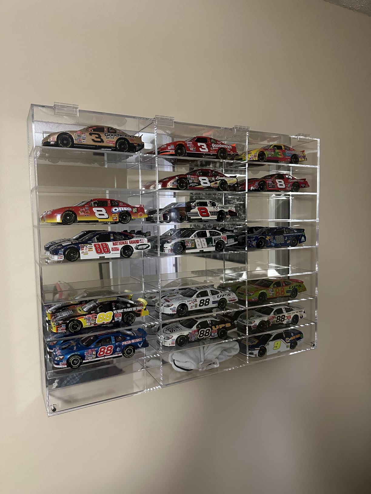 Clear Acrylic Toy Car Display Case 1:24 Scale Diecast Display Box Wall Mounted Shelf for Storage Toy Car Mini Model Race (24 Grids) customer photo 2