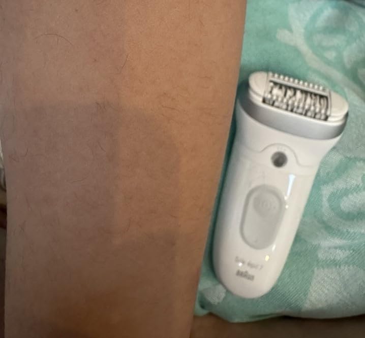 Braun Epilator Silk-epil 7, Hair Removal Device, Women Shaver & Trimmer, Wet and Dry, Wide Head, Includes Shaver Head and Trimmer Comb, SE7-041, Silver customer photo 1