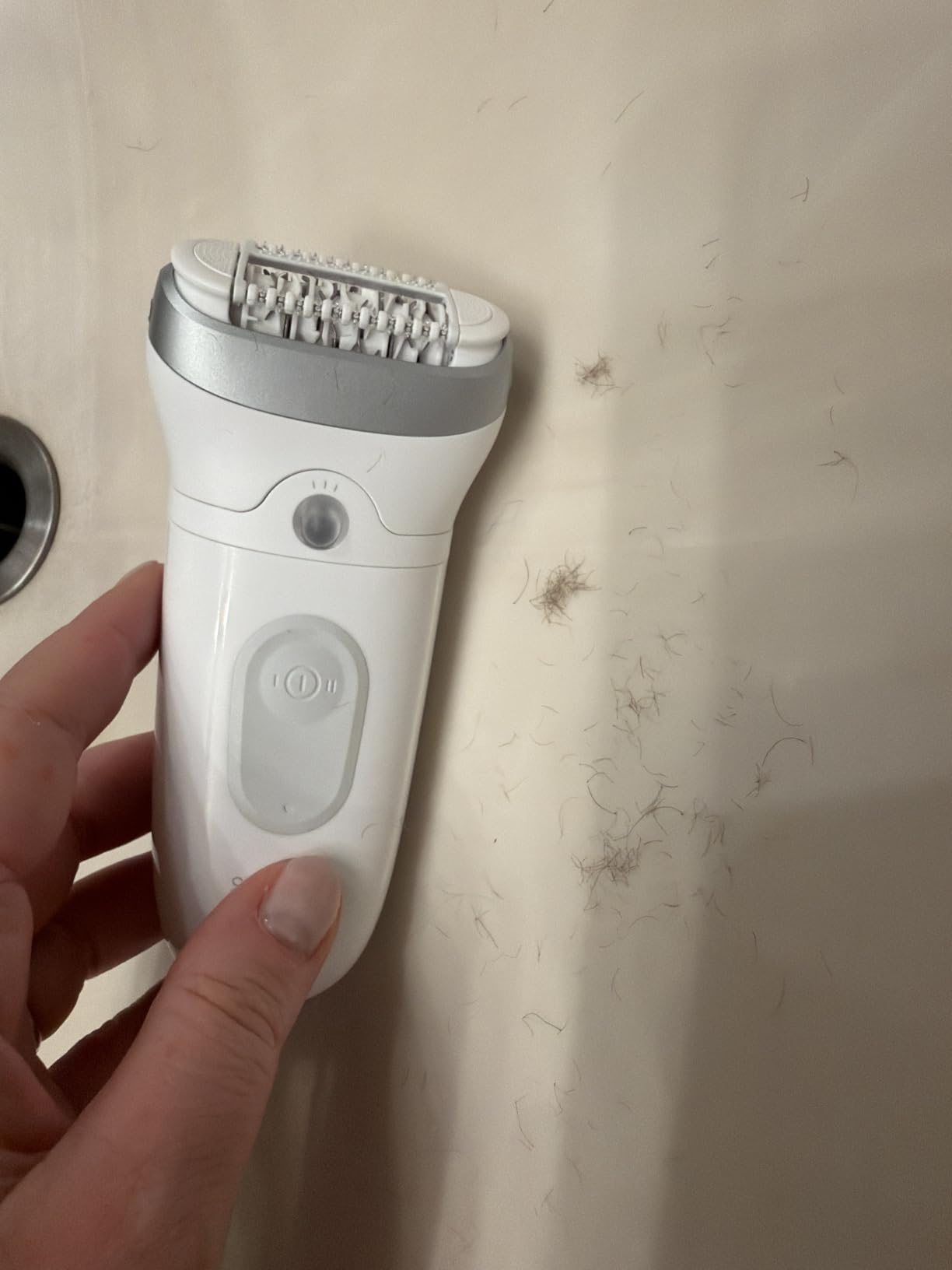 Braun Epilator Silk-epil 7, Hair Removal Device, Women Shaver & Trimmer, Wet and Dry, Wide Head, Includes Shaver Head and Trimmer Comb, SE7-041, Silver customer photo 2