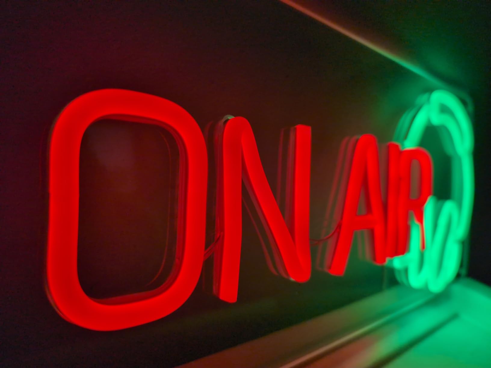 On Air Neon Sign, 7RGB On Air LED Neon Light for Live Room, 12V Color Changing Recording Sign for Twitch YouTube Streamers / Gamers Music Studio Game Room Bar Party Gift Home Bedroom (15 inches) customer photo 1