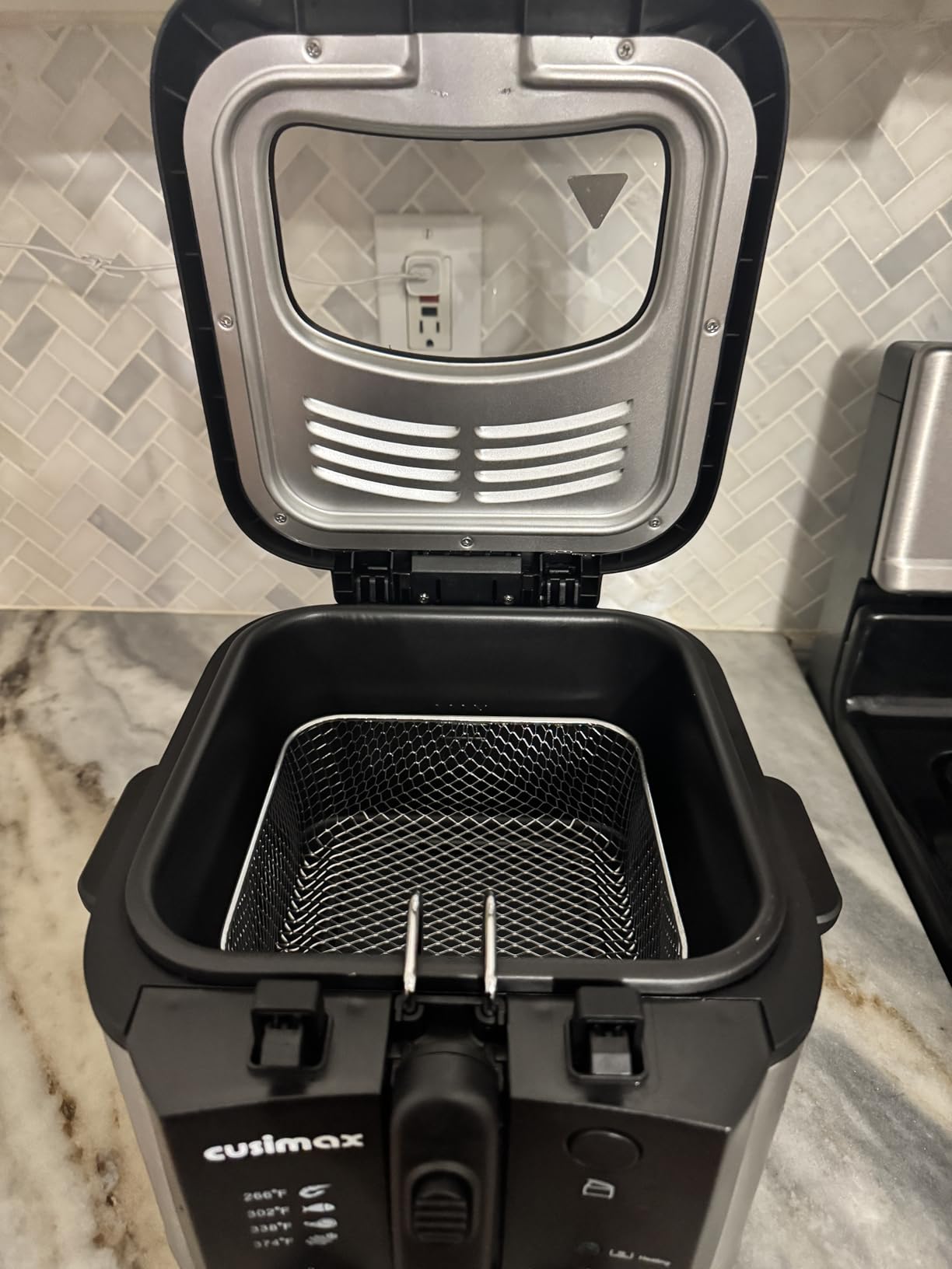 CUSIMAX Electric Deep Fryer with Basket for Home Use 2.5L Capacity | 1500W Oil Fryer with Adjustable Temperature & Time, Lid with View Window and Odor Free Filter customer photo 1