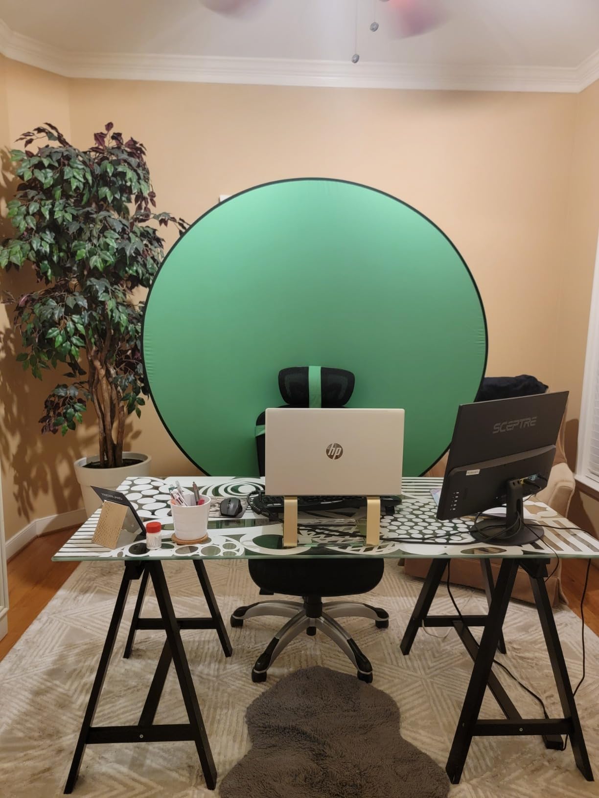 Portable Green Screen Chair, 57 in Greenscreen Backdrop with Stand Double Sided Foldable Green Background, Chroma Key, for Streaming Gaming Video Chats customer photo 2