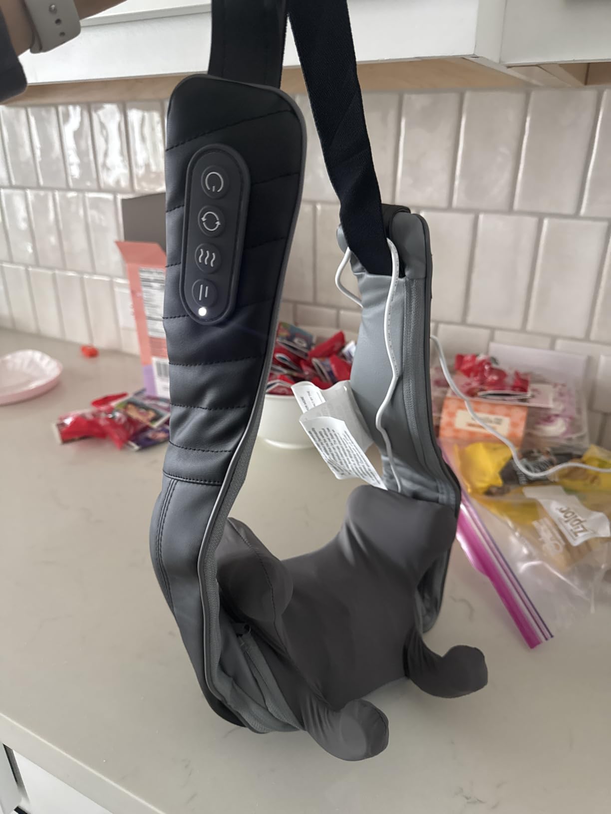 COMFIER Cordless Neck and Shoulder Massager with Heat, Wearable 4D Shiatsu Deep Tissue Kneading for Desk Workers and Drivers, Hands-Free Straps, FSA Eligible HSA Gift,Midnight Black customer photo 2