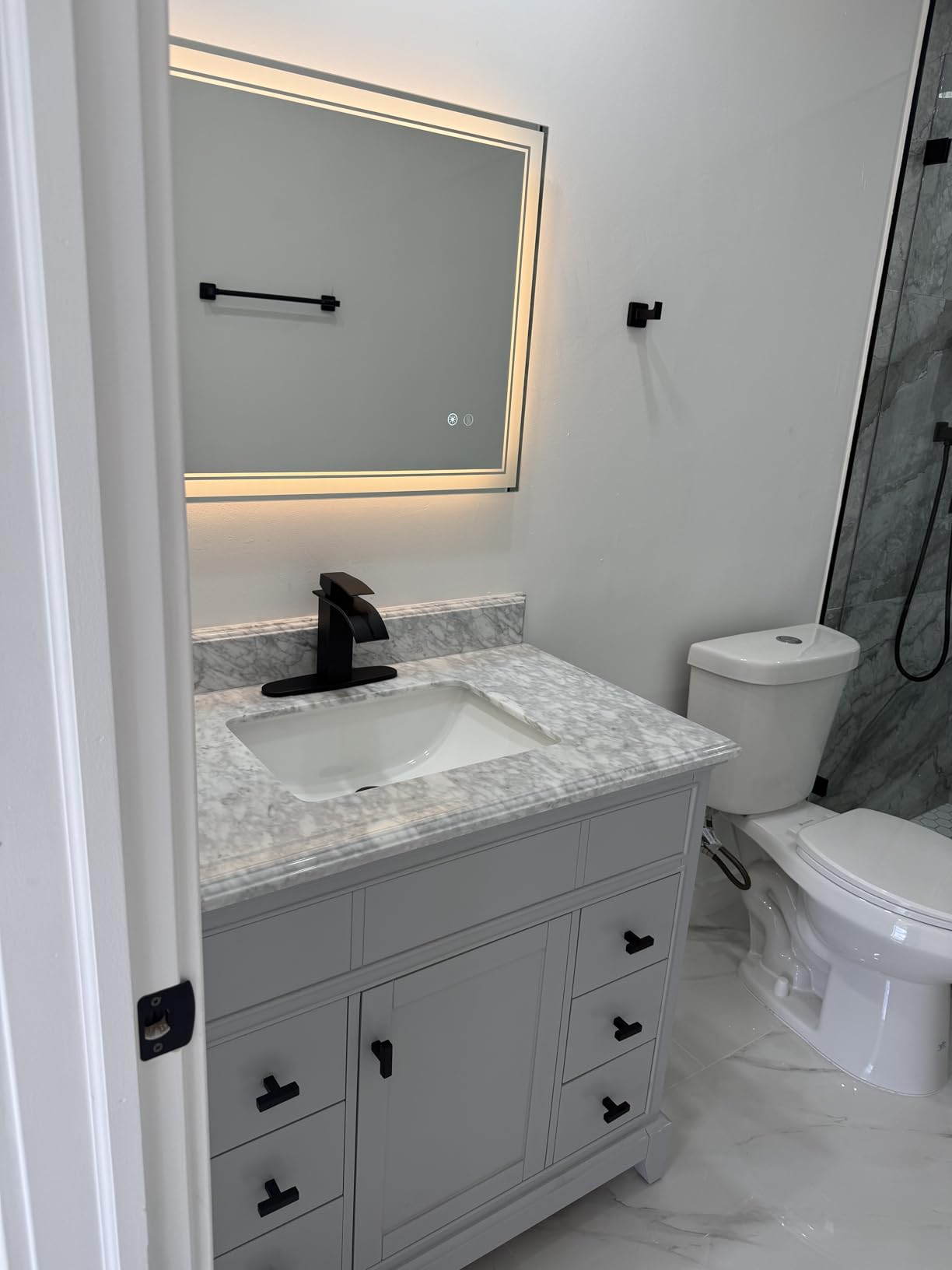 24 x 32'' LED Mirror for Bathroom Anti-Fog Bathroom Mirror Dimmable 3 Colors Memory Function Bathroom Mirror with Lights Vanity Mirror Switch/Plug in Wall Mounted customer photo 2