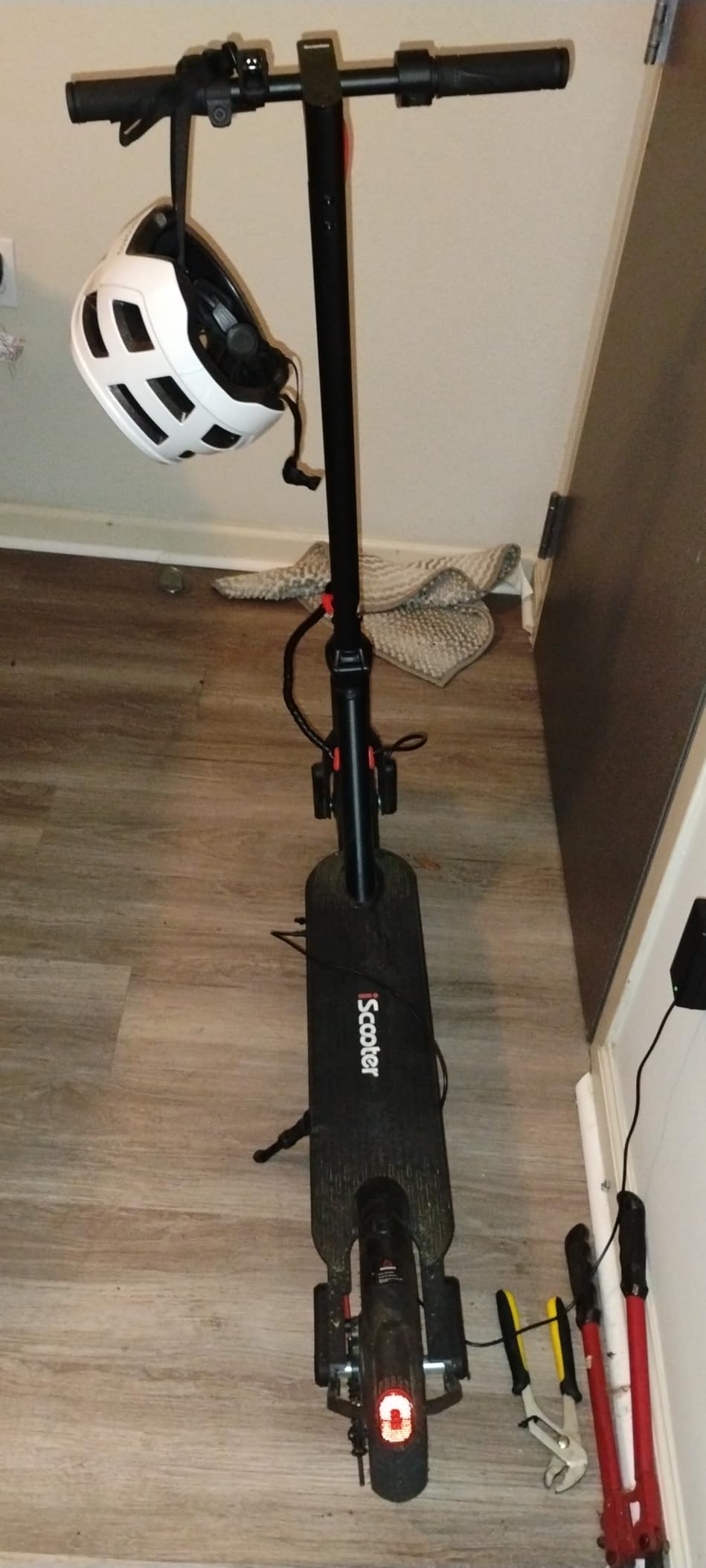 iScooter Electric Scooter for Adults, Foldable E-Scooter for Commuting | Cruise control, Smart App, dual braking, LED lights, and easy folding for daily commuting, campus travel and city rides customer photo 1