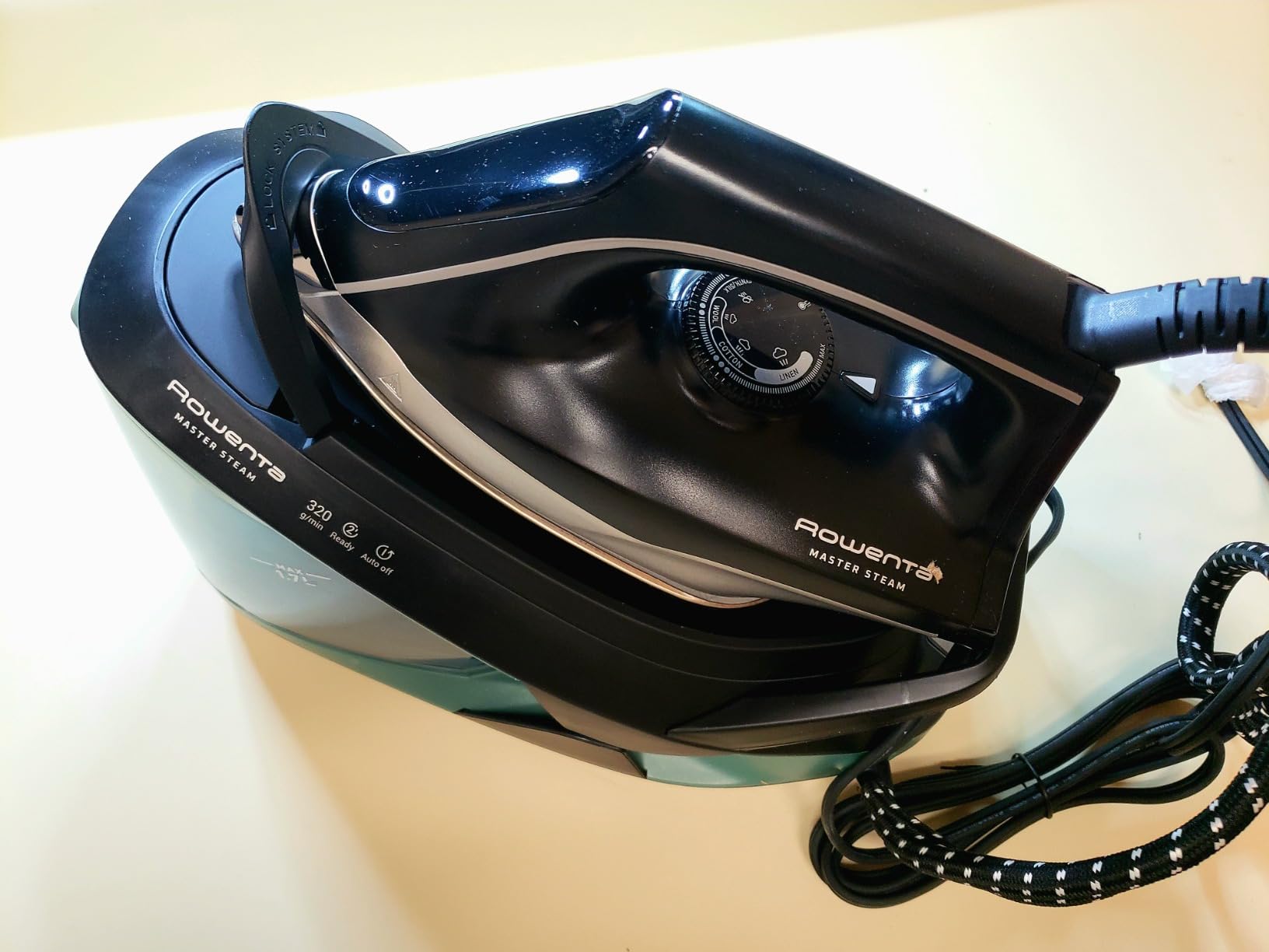 Rowenta Iron Steamer for Clothes Master Steam Station, Professional Steam Iron for Clothes with Stainless Steel Soleplate, 57 Oz, 400 Microsteam Holes, Built-In Pump, 1750 Watts, Black/Green, VR8338 customer photo 2
