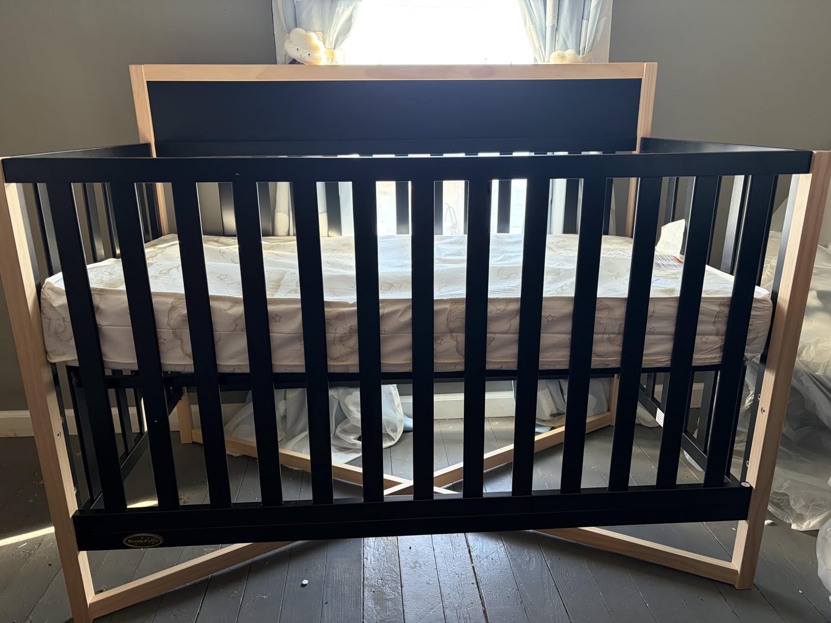 Dream On Me Owen 5-in-1 Convertible Full Size Baby Crib, GREENGUARD Gold | 3 Adjustable Height, Converts to Toddler, Day and Full Size Bed, BSA Verified, ASTM/CPSC Tested, Wooden X-base, Matte Black customer photo 1