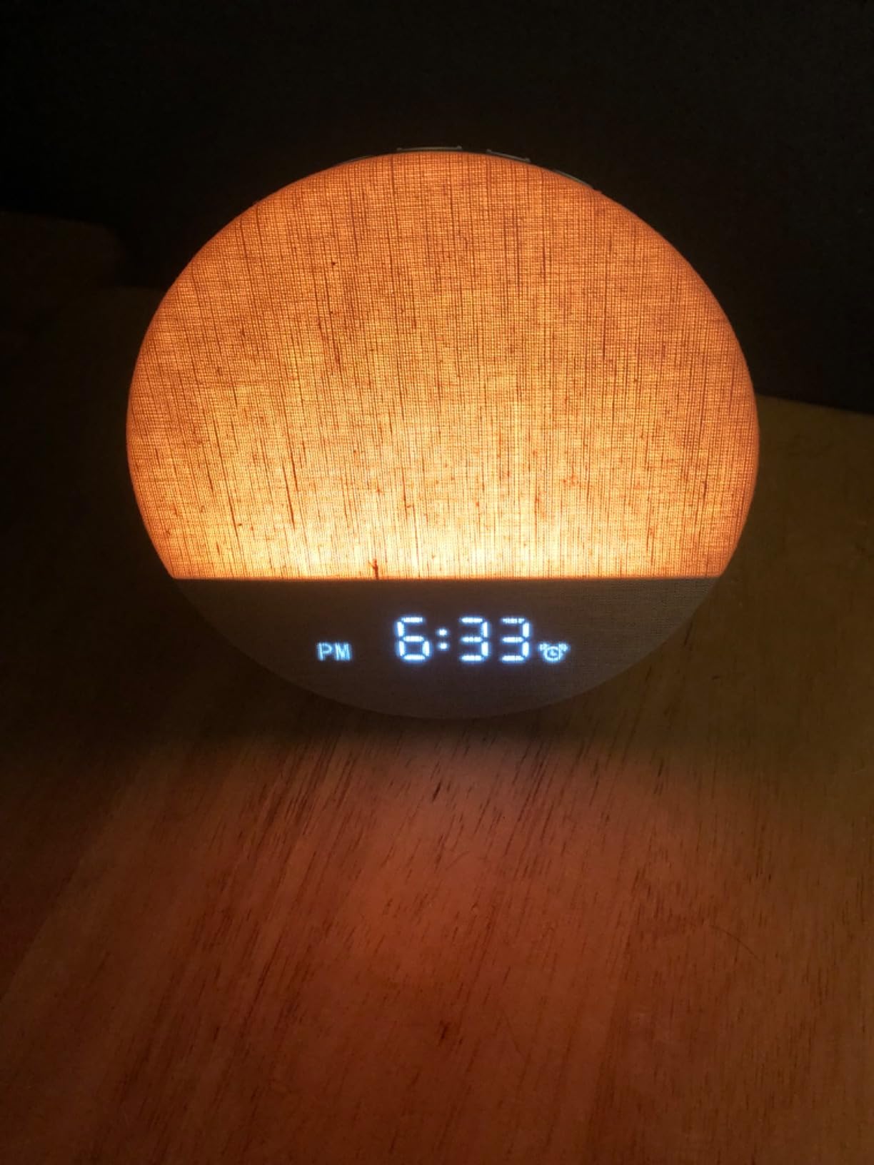 Dreamegg Sunrise 1 - Sunrise Alarm Clock, Sound Machine for Sleep, Customizable Sleep Routines, 29 Soothing Sounds customer photo 2
