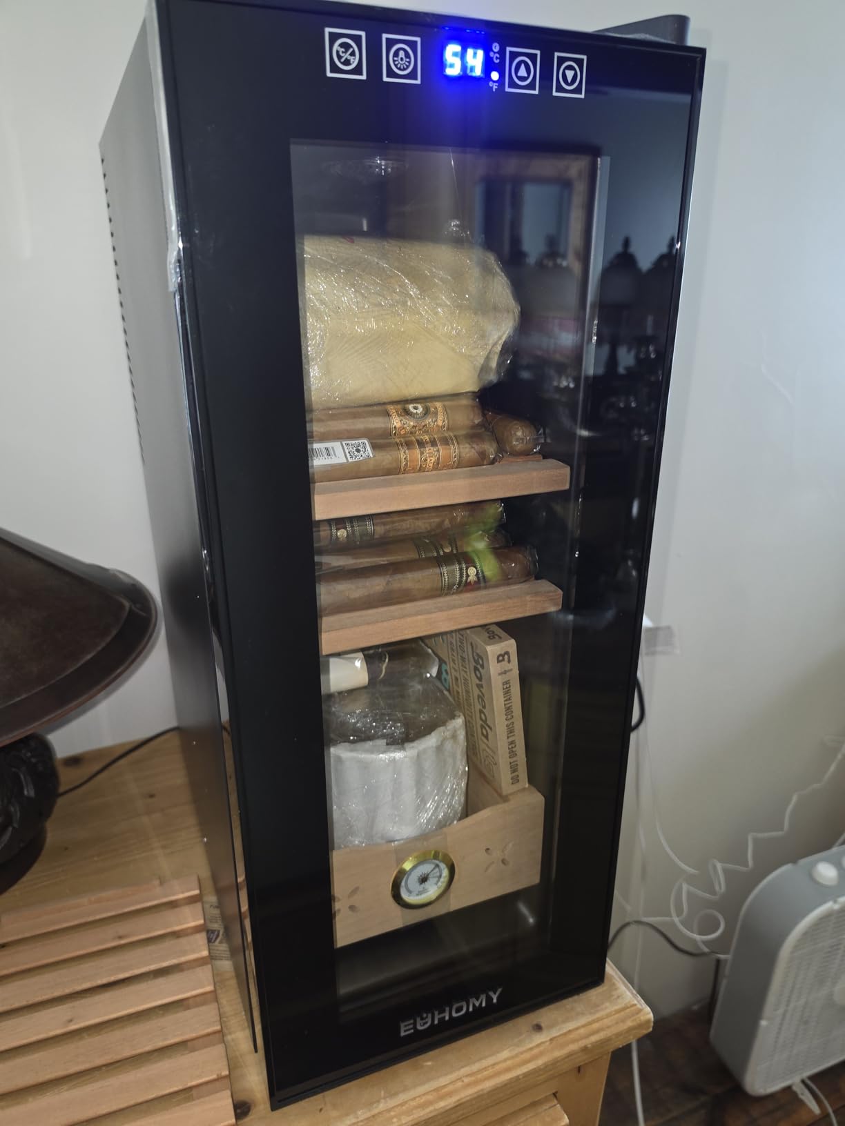 EUHOMY Electric Cigar Humidors, 35L Cigar Humidors, Cooling & Heating Humidor Cabinet with Spanish Cedar Wood, Electric Cooler for 255 Counts with Digital Hygrometer, 4 Layers customer photo 2