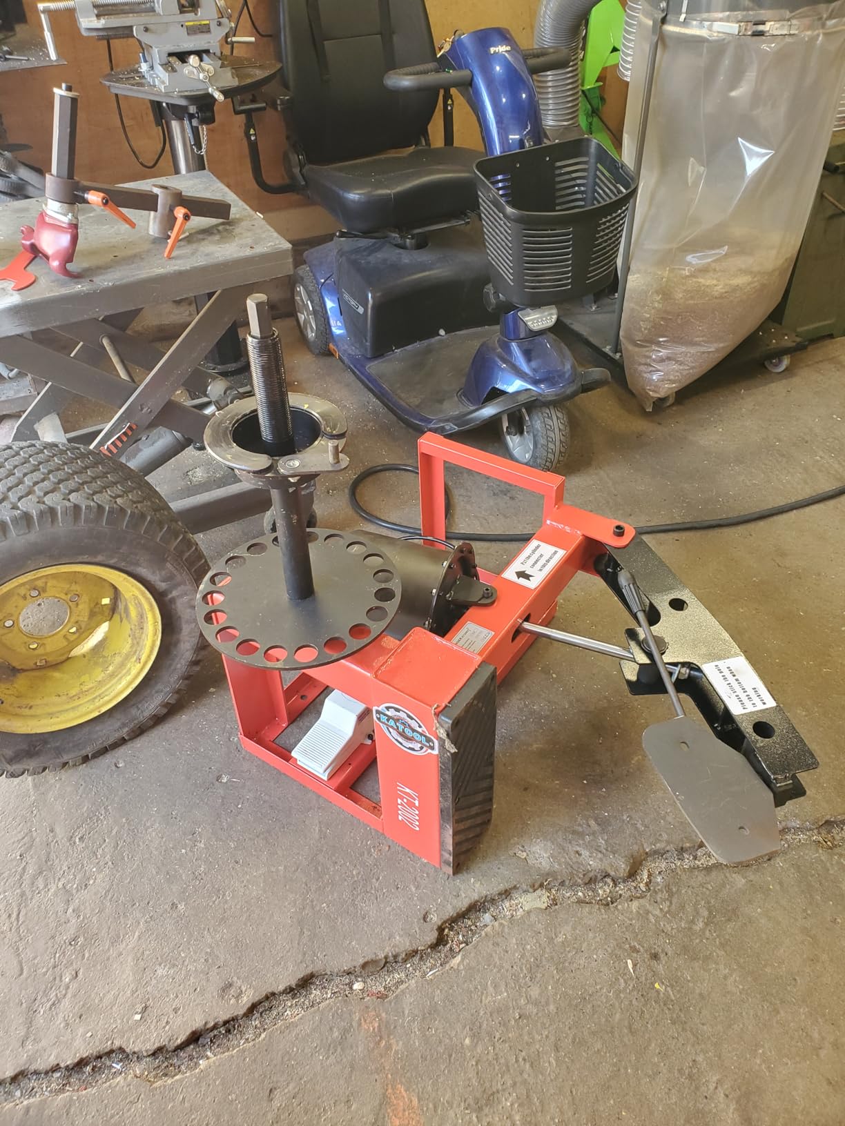 KATOOL KT2002 Mini Tire Changer Machine 39 Inch Air Bead Breaker, No Anchor Portability, Fit for Road Rescue and Mobile Car Repair customer photo 1
