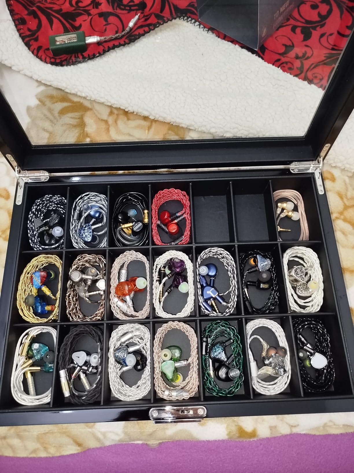ANWBROAD 21 Slot Watch Cases for Men Watch Box with Large Glass Lid Lockable Wood Watch Display Case Watch Organizer Giftable Elegant Watch Holder UJWB004Y customer photo 2