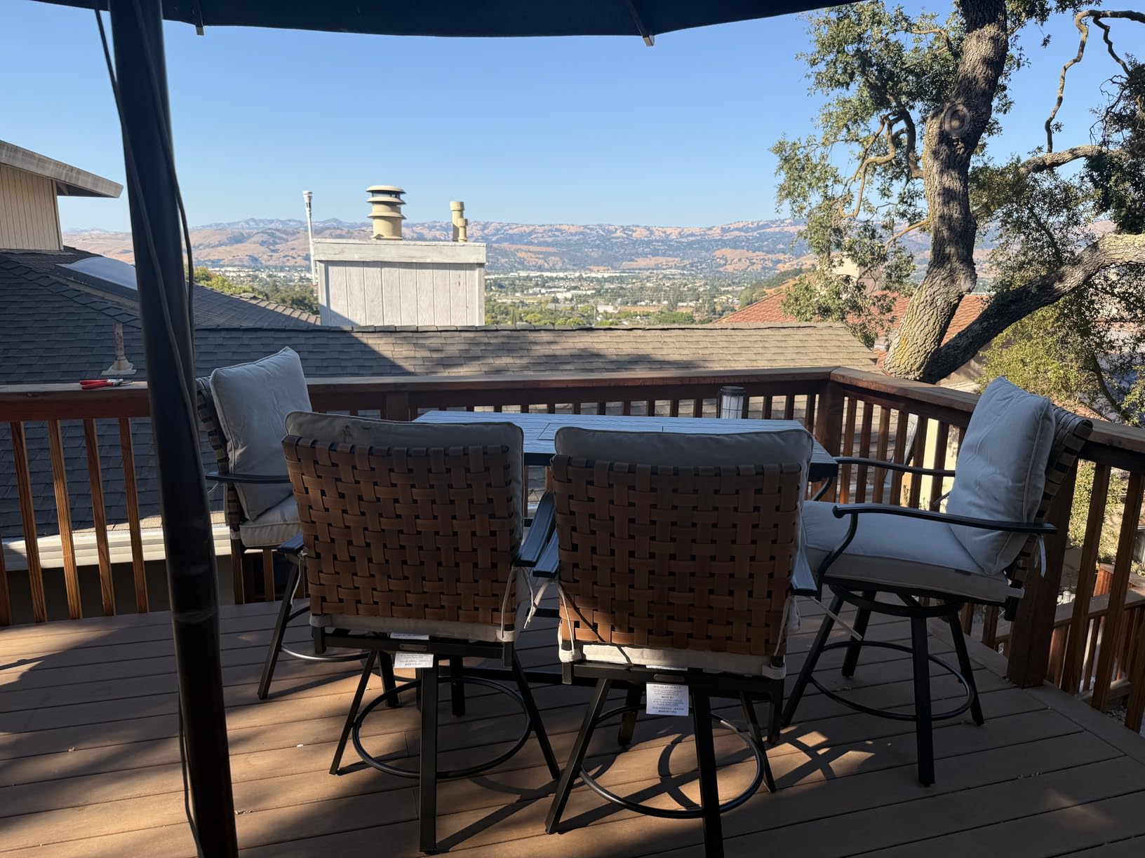 Grand patio 5-Piece Patio Swivel Bar Set with Ice Bucket Dining Table, Leather-Look Wicker Outdoor Height Patio Bar Stools Set of 5, High Bar Chairs with High Back and Armrest customer photo 1