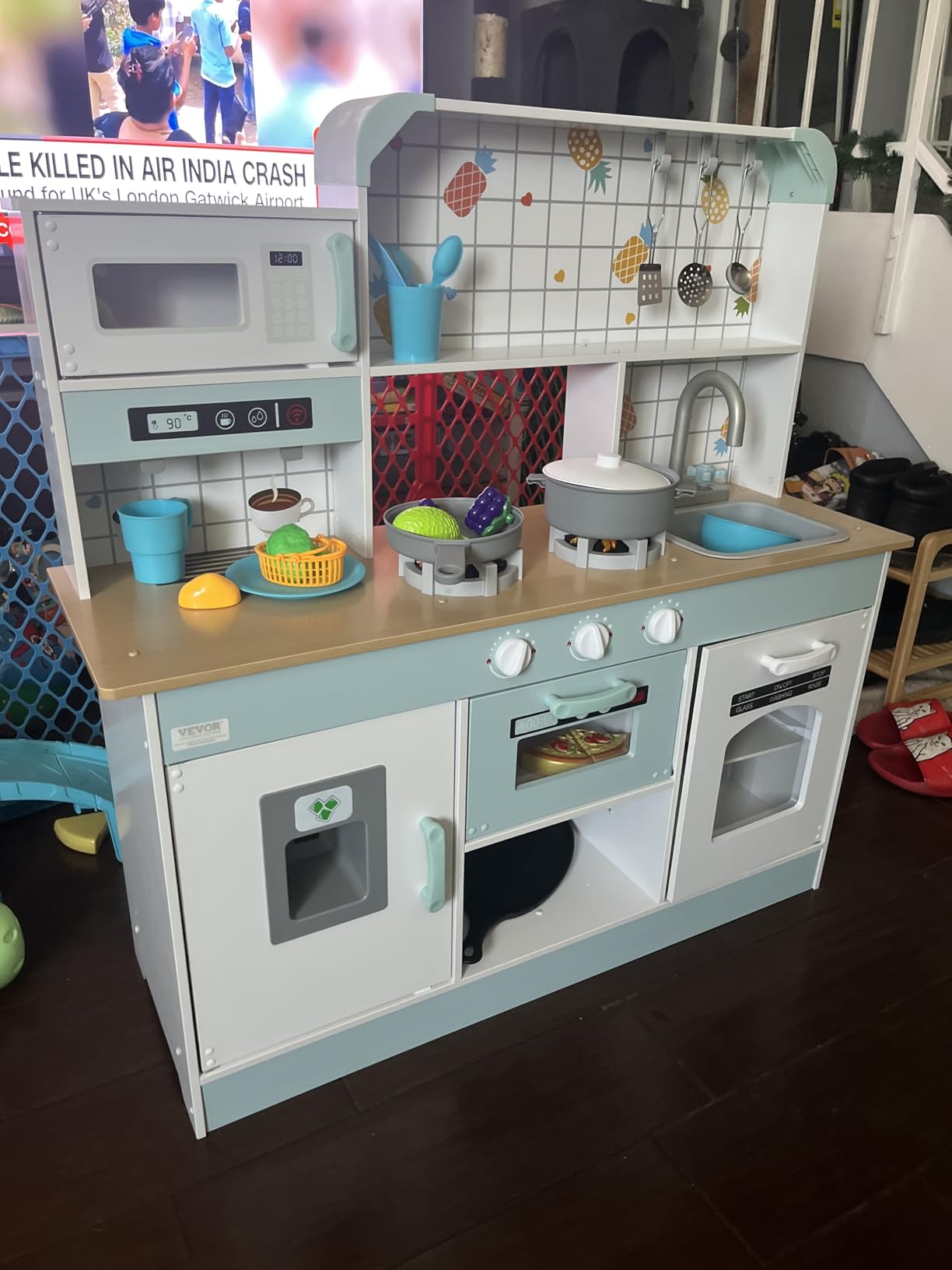 VEVOR Wooden Play Kitchen Toy, Play Kitchen for Kids with Lights and Sounds, Toddler Kitchen with Ice Maker, Oven, Sink, Microwaves, Fridge and Utensil and Fruit Accessory for Toddlers, Pink customer photo 2
