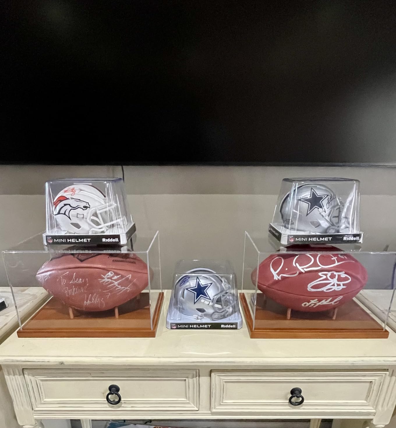 Football Helmet Display Case, Full Size Acrylic Baseball Motorcycle Helmet Showcase, UV Protection Souvenirs and Collectibles Box with Solid Wood Base & Riser, Ideal Gift for Sports Enthusiast customer photo 1