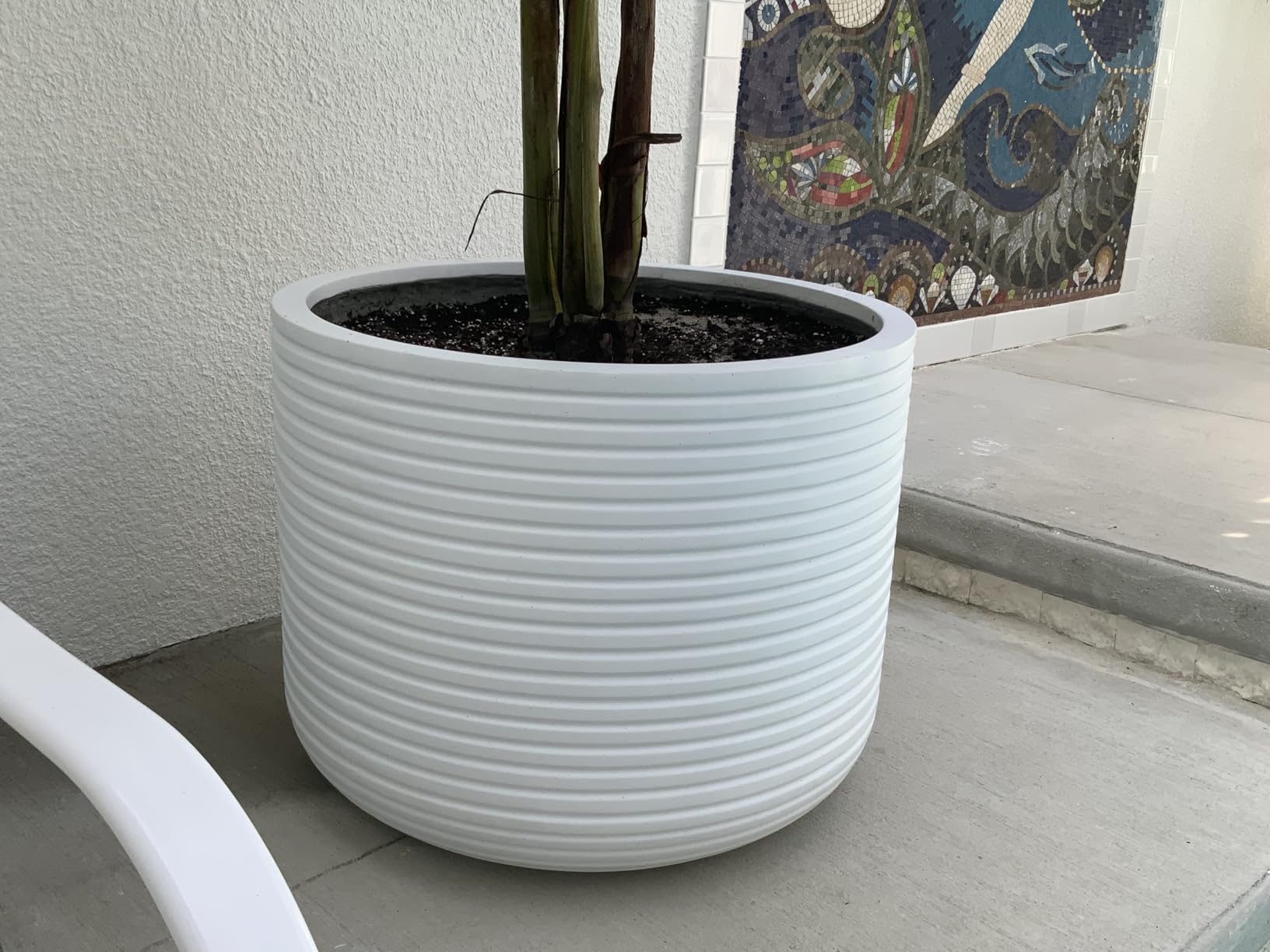 SAFAVIEH Outdoor - Nardo Black Cement Ficonstone Planter Pot with Drainage Hole, Frost Resistant Garden Planter for Patio, Deck, Backyard, 22.83