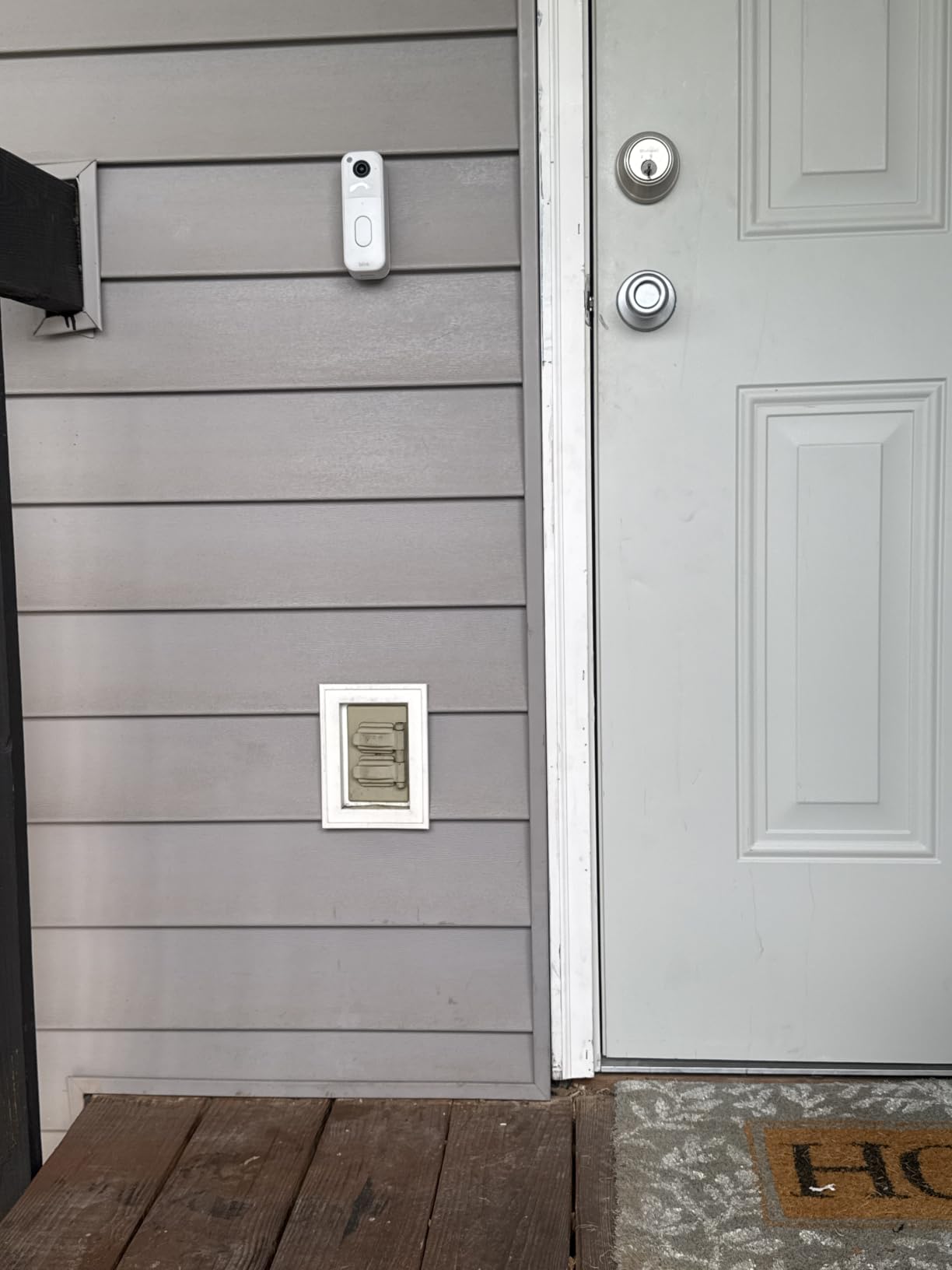 Blink Video Doorbell - Head-to-toe HD view, two-year battery life, simple setup. Sync Module Core included - System (Black) customer photo 2