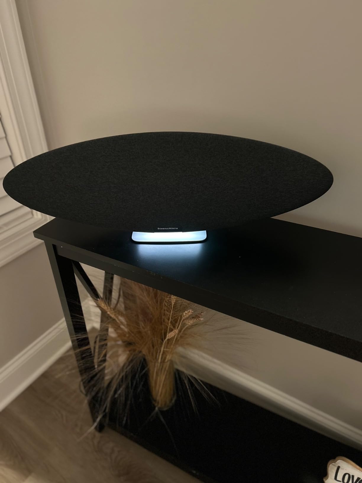 Bowers & Wilkins Zeppelin Pro Edition Wireless Speaker, Large Bluetooth Speaker, 5 Drivers Including Subwoofer, Bluetooth Streaming, AirPlay 2 & Spotify Connect, Multiroom Support, Solar Gold customer photo 1