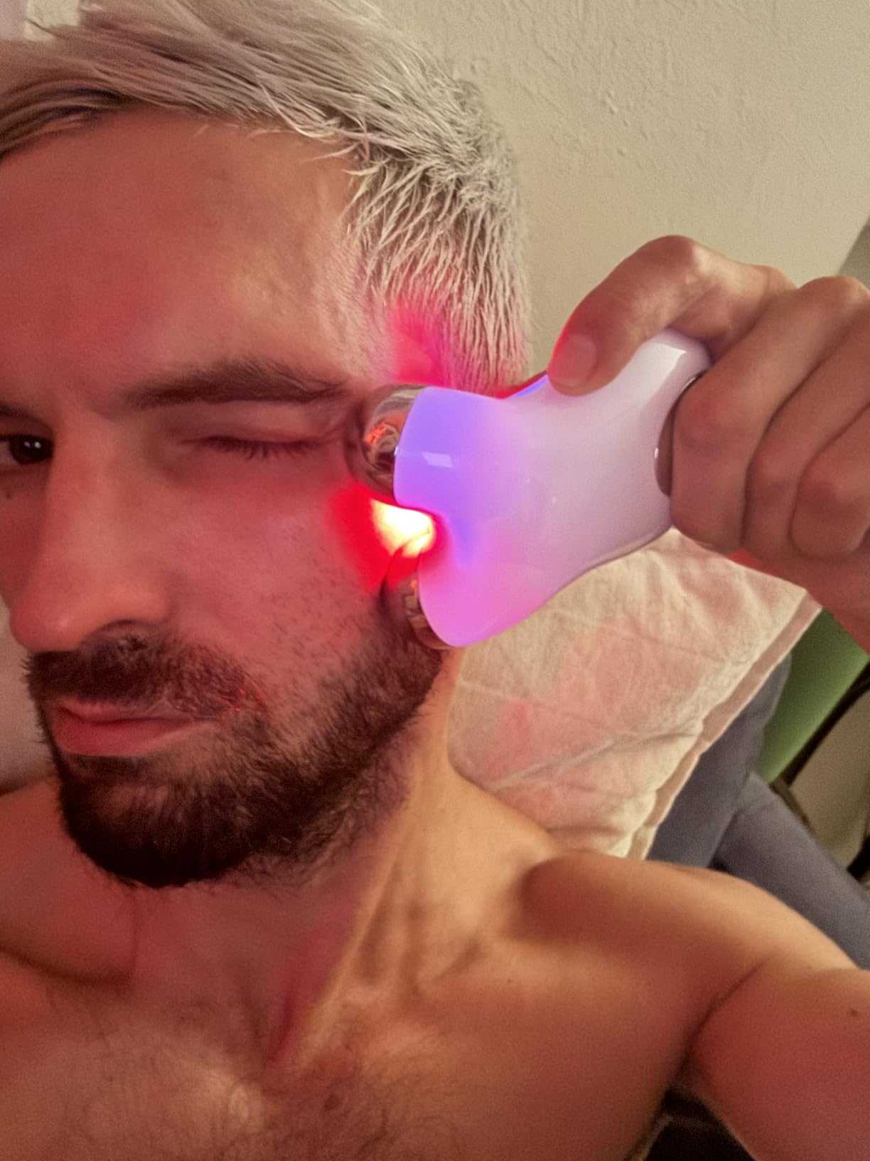 Microcurrent Facial Device, Latest Red Light Technology, Enhances The Ability to Lift The Face and Tighten The Skin, Facial Wrinkle Equipment, Smart Photon Micro-Current Device, Model:EP-300 customer photo 1