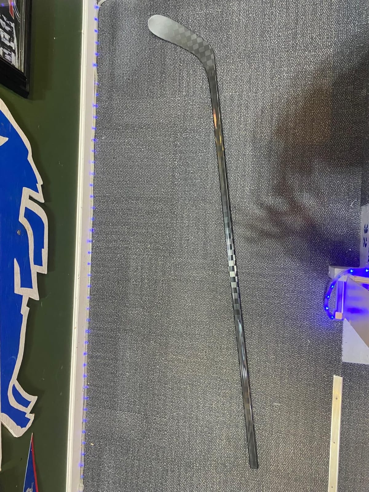 Bison Blackout Hockey Stick (Senior) - Grip customer photo 1