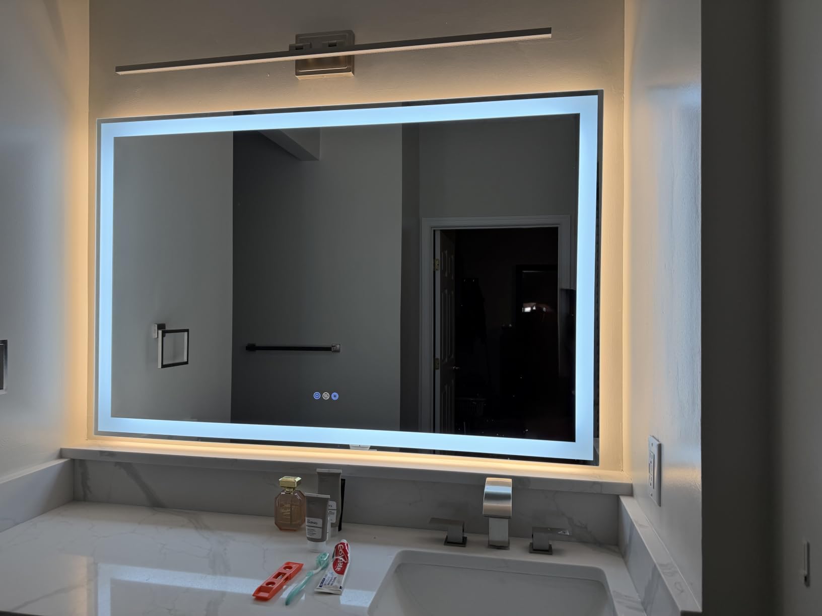 24x32 LED Bathroom Mirror, 6000LM, Separate Front and Back Lights | UL Certified, Shatter-Resistant Tempered Glass, Auto-Off Defogger, 3 Color Modes, Smooth Dimming, Smart Memory Setting customer photo 1