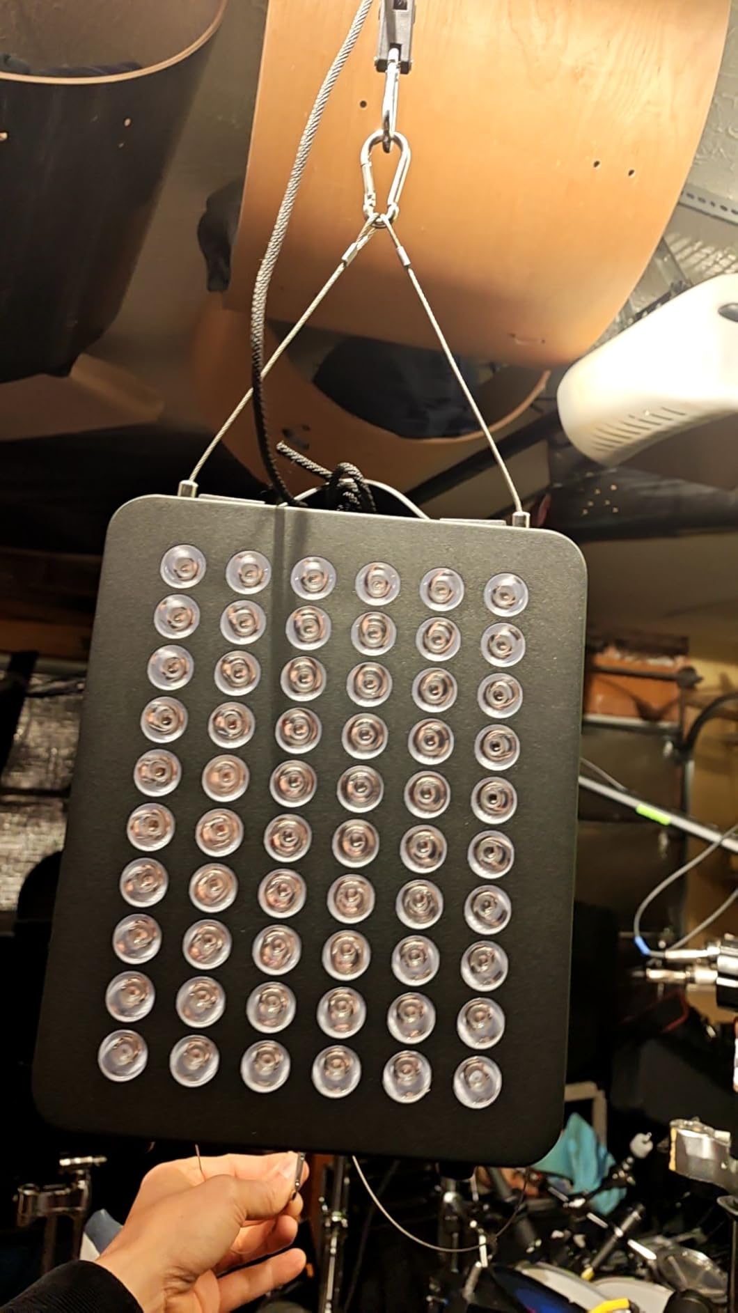 Red Light Therapy for Body, 660nm 850nm Near Infrared Light Therapy Panel, 60 Dual Chip LED Device with 300W of Power, Ideal for Body, Face, Improve Sleep, Skin Health, Includes Hanging Kit & Handle customer photo 2