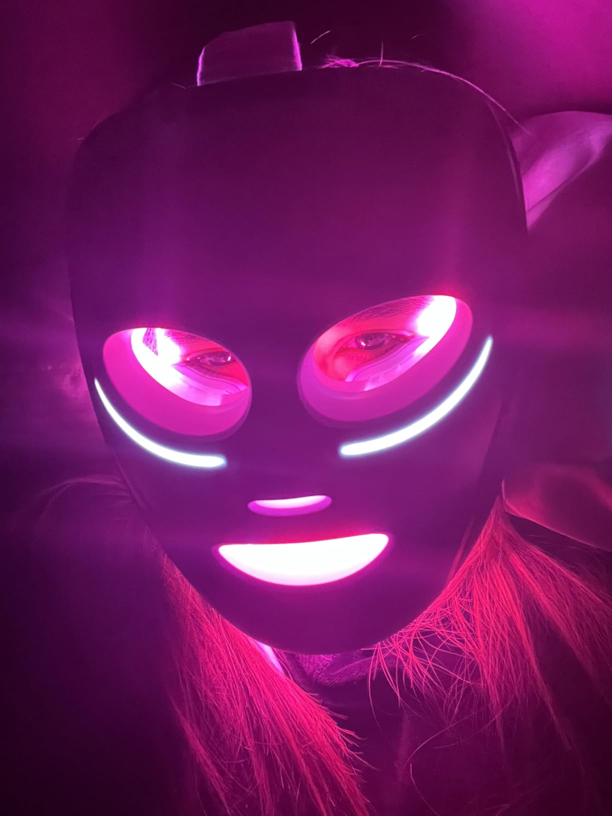 Shark CryoGlow LED Face Mask with Under-Eye Cooling, Anti-Ageing & Blemish Repair, Red & Blue LED, Infrared Light Therapy, USB-C, Remote Control, Storage Bag, Blue Frost, FW312 customer photo 2