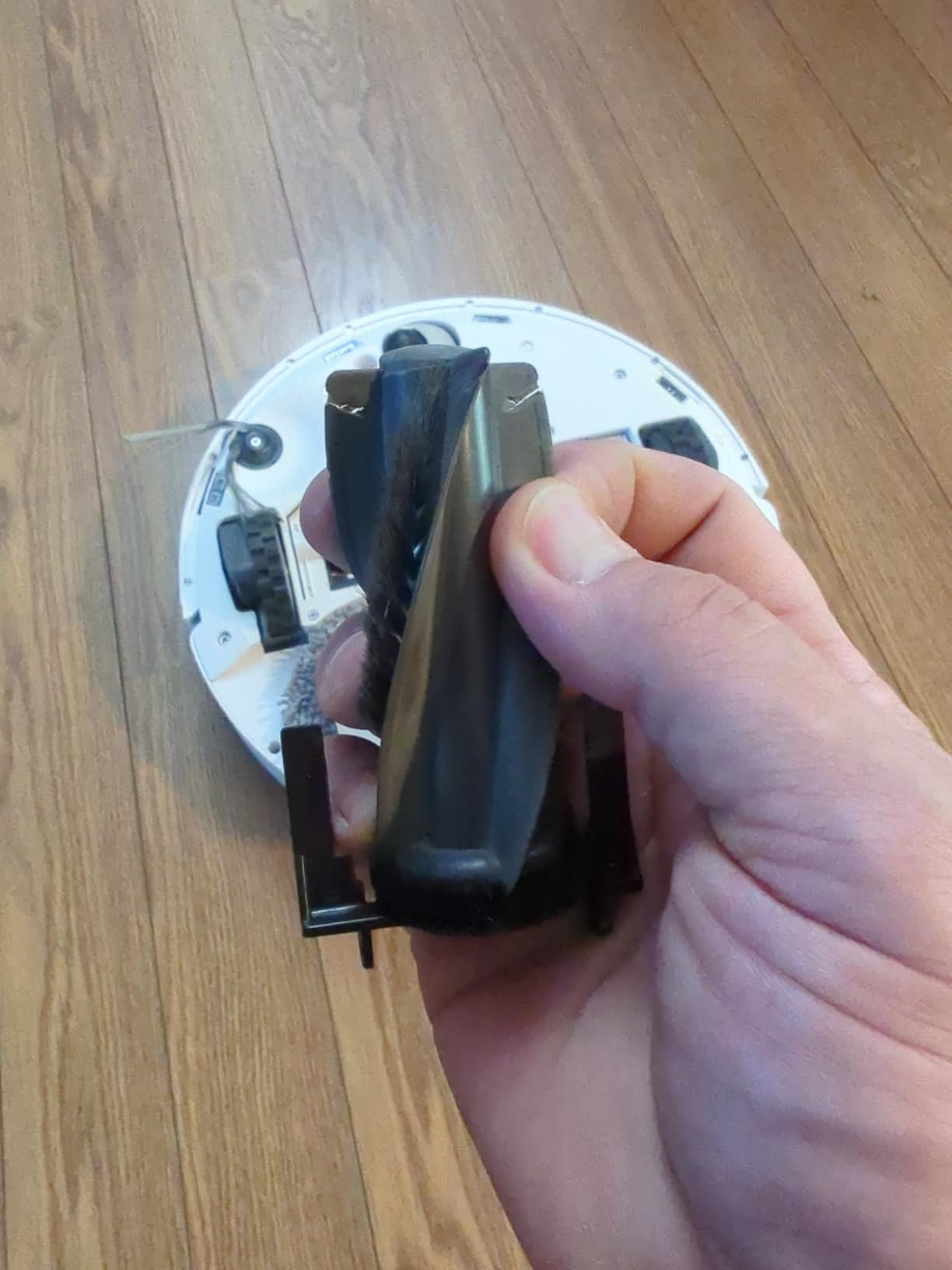 roborock Qrevo S5V Robot Vacuum and Mop, FlexiArm Edge Mopping, 12,000Pa Suction, Dual Zero-Tangle System, Smart Obstacle Avoidance, 10mm Mop Lifting, Auto Mop Washing&Drying, Self-Emptying&Refilling customer photo 2