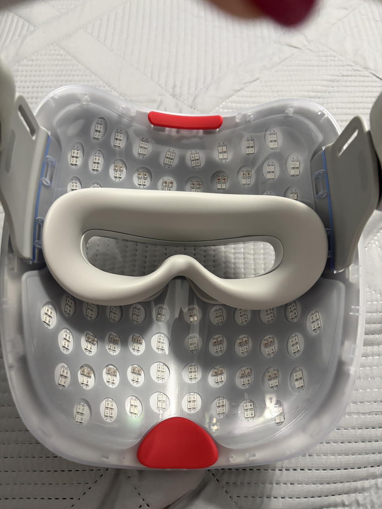 Ulike ReGlow LED Face Mask, Red Light Therapy for Face, Red, Blue, Yellow & Infrared Light Therapy for Acne & Anti-Ageing, Cordless, Remote Control, Eye Protection, Home Skincare Device for Women Wife customer photo 1