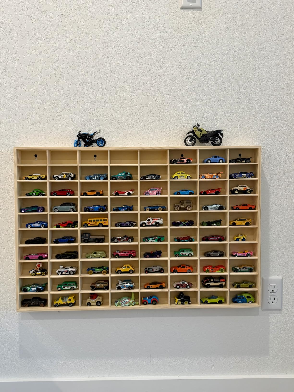 Seenelling Hot 1/64 Diecast Wheels Display Case Holds Toy Cars Wooden Wall Mount Car Display Shelf Storage Organizer Case for Toy Collectibles, Wheel, Model, 10 Layers (50 Spaces) customer photo 2