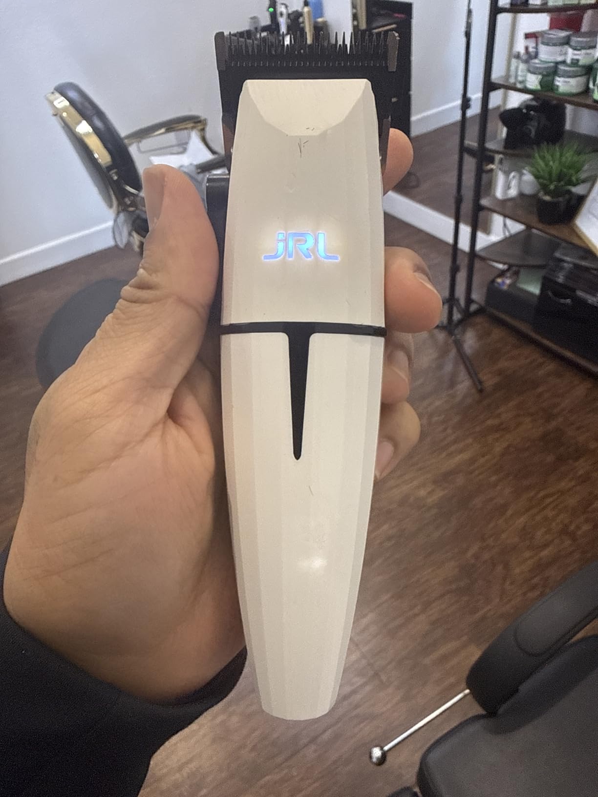 JRL Ghost 2020C Professional Cordless Hair Clipper for Barber Hair Cutting, Smart-Clip Technology Prevents Blade Drag, Reset IQ Charging Dock, For Fading, Dual-Speed 6000-7500 RPM Motor, White customer photo 1