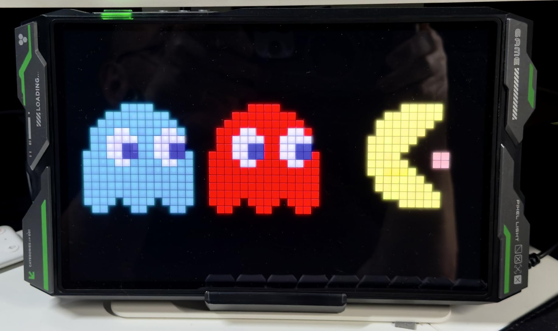 Govee Gaming Pixel Light, LED Panel with Real-time Info Display | 150+ Scene Modes & DIY Options, Smart Pixel Lights (Wi-Fi Only), Works with Alexa, Ideal for Game Room Decor, 32x32 Pixels customer photo 1