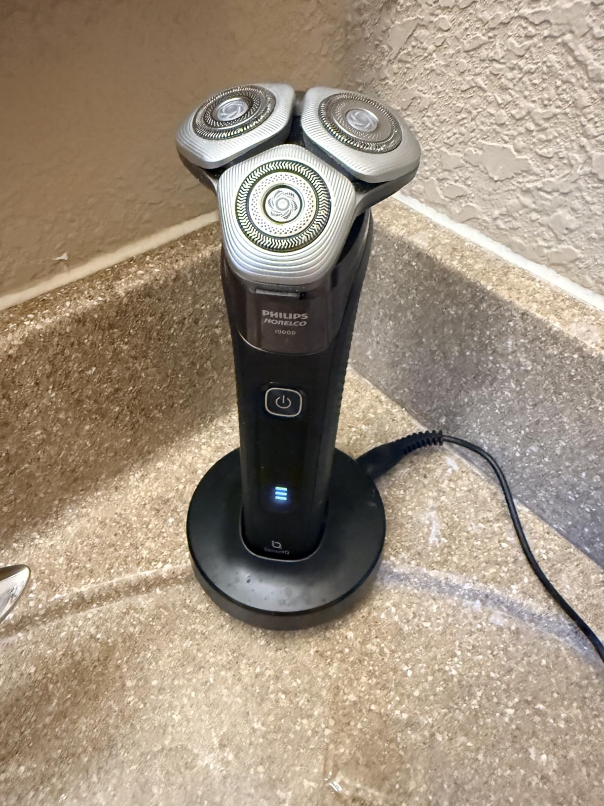 Philips Norelco i9000 Electric Shaver, Ink Black | 360° Rotating Dual SteelPrecision blades, SenseIQ Technology, Flexible Compact Heads, Includes Charging Stand, X9000/90 customer photo 2