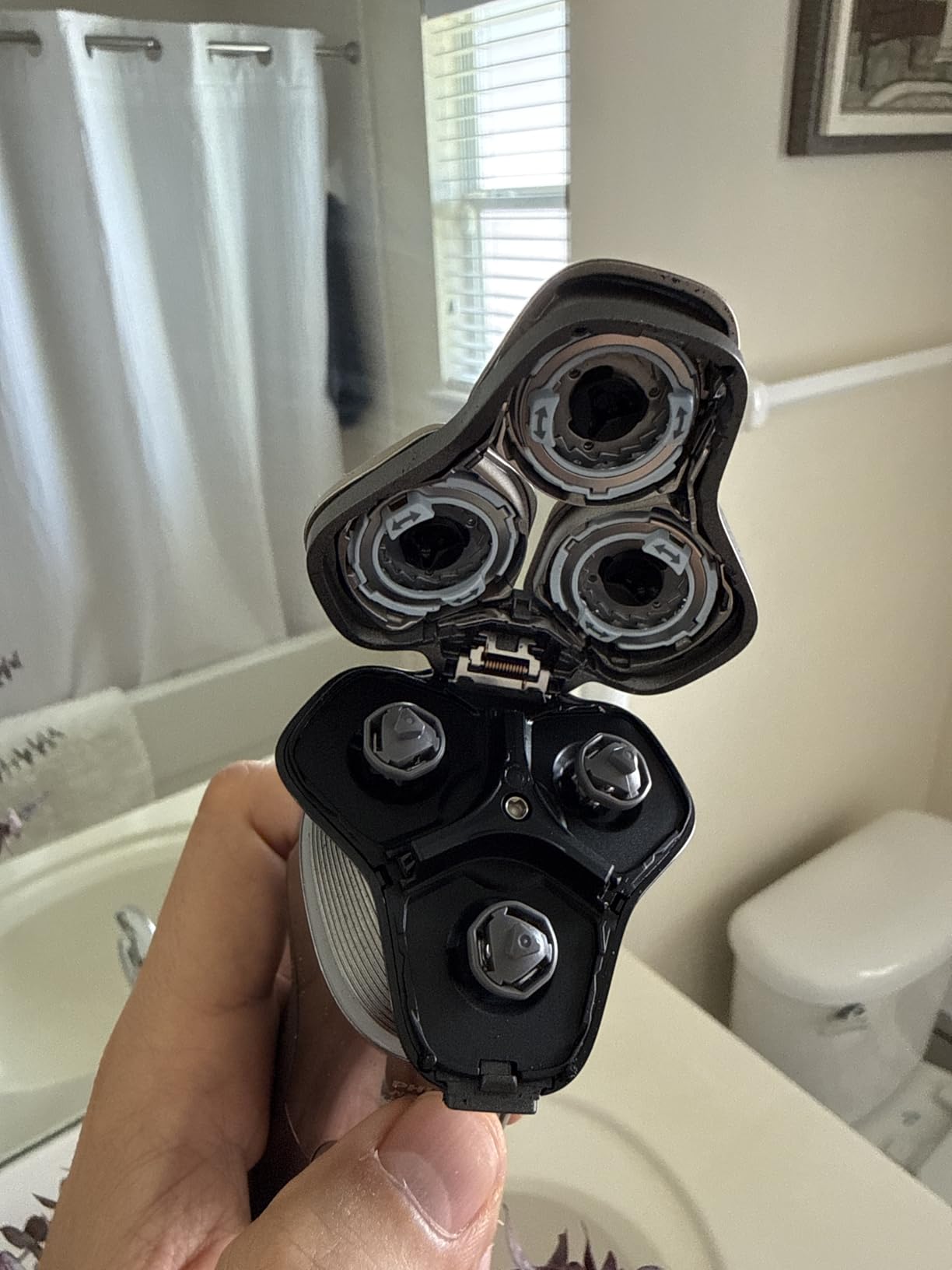 Philips Norelco i9000 Prestige Ultra Electric Shaver, Dark Slate | 360° Rotating NanoTech Precision Blades, SenseIQ Pro, 5 Shave Modes, Pressure & Motion Sensor, Quick Clean Pod, XP9402/86 customer photo 1